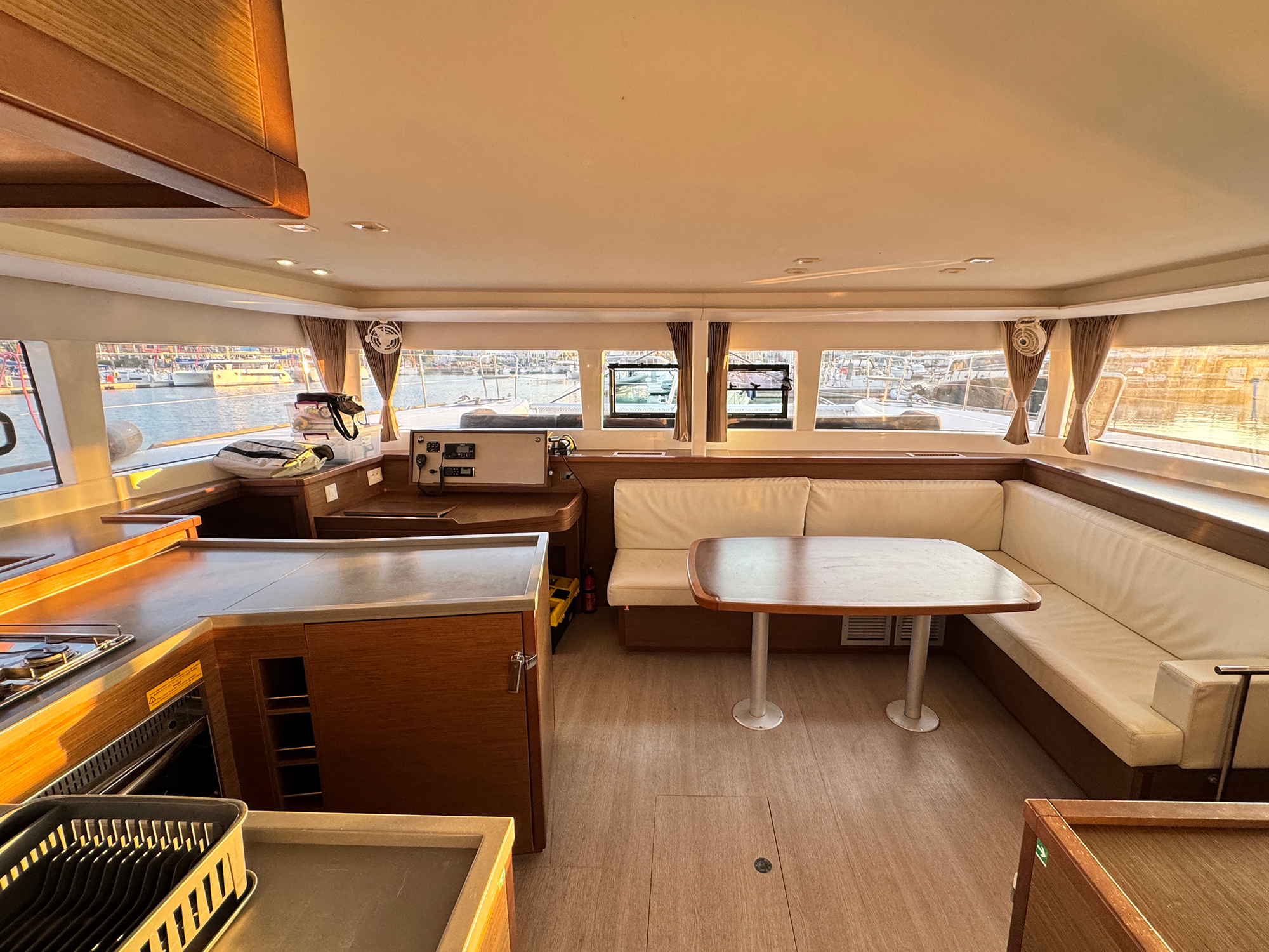 Lagoon 450 Sport — photo 11