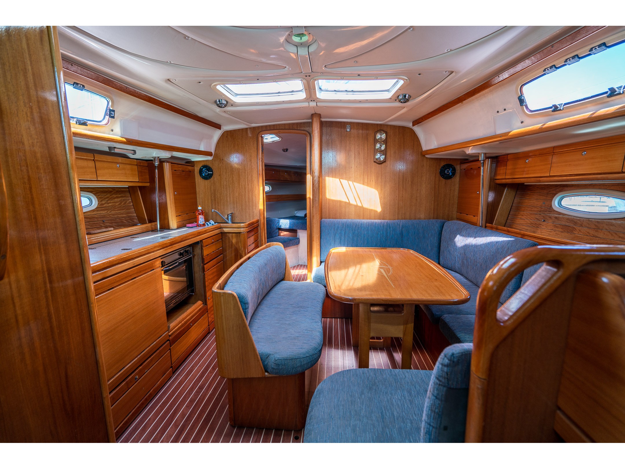Bavaria 39 Cruiser — photo 3