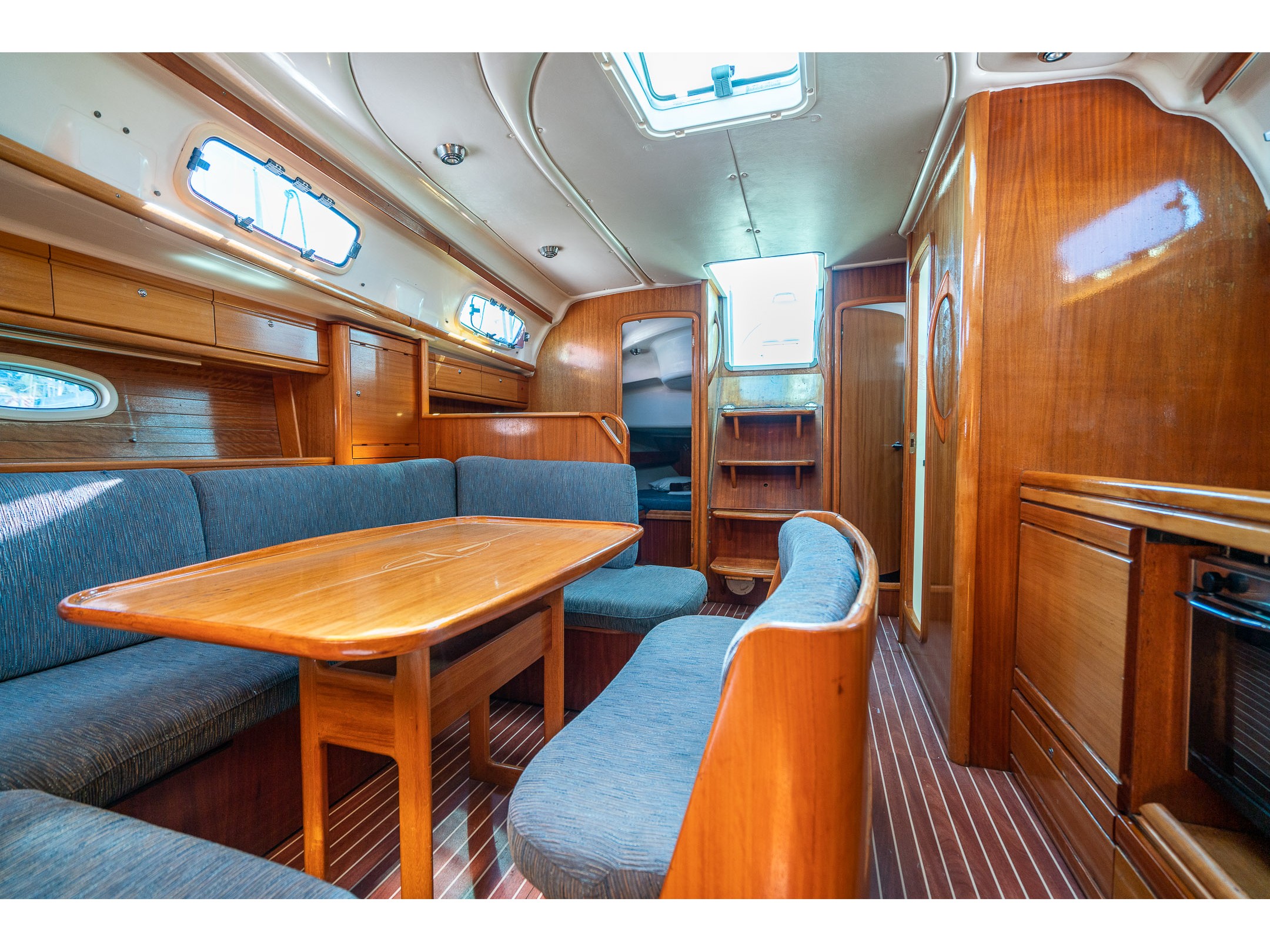Bavaria 39 Cruiser — photo 5