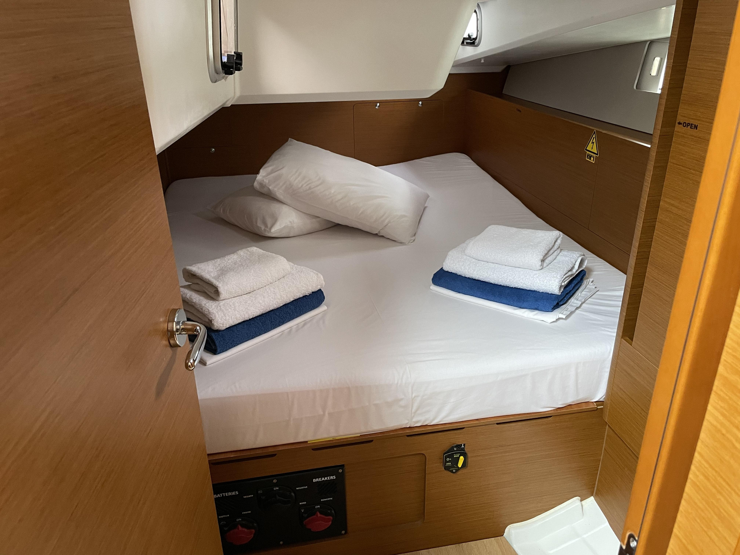 Sun Odyssey 490 — photo 3