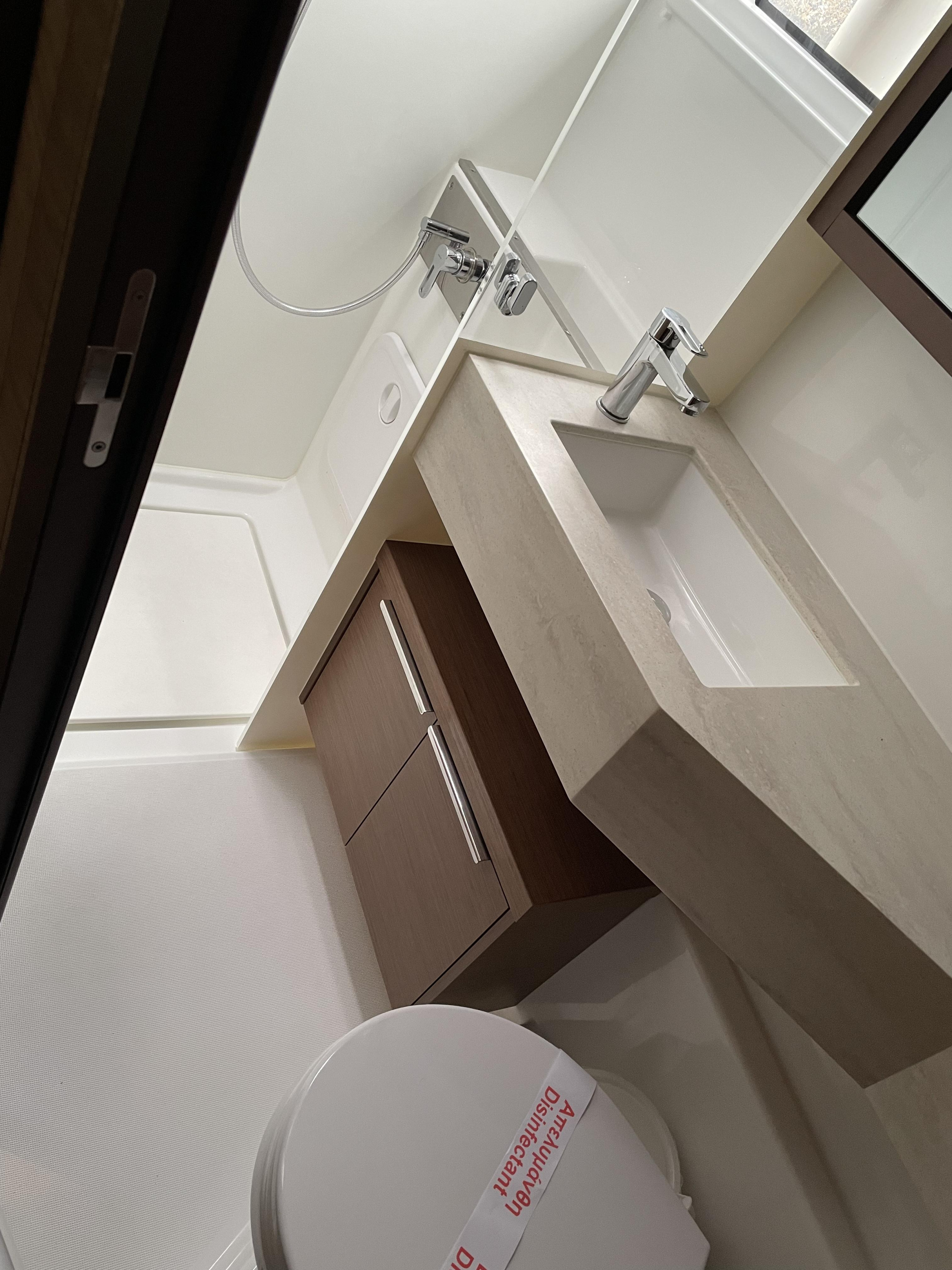 Lagoon 46 — photo 11