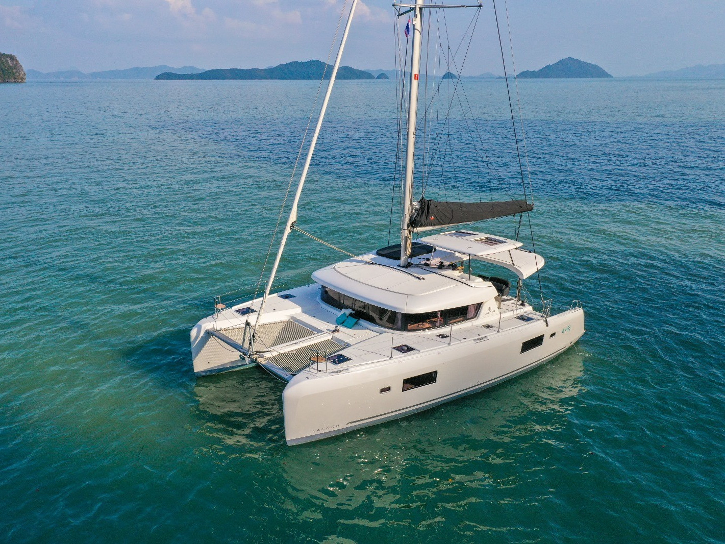 Lagoon 42 — photo 1
