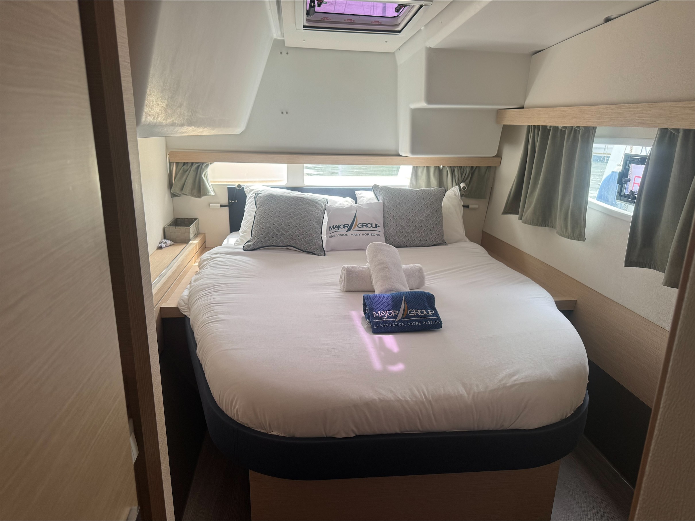Lucia 40 (3cab) — photo 12