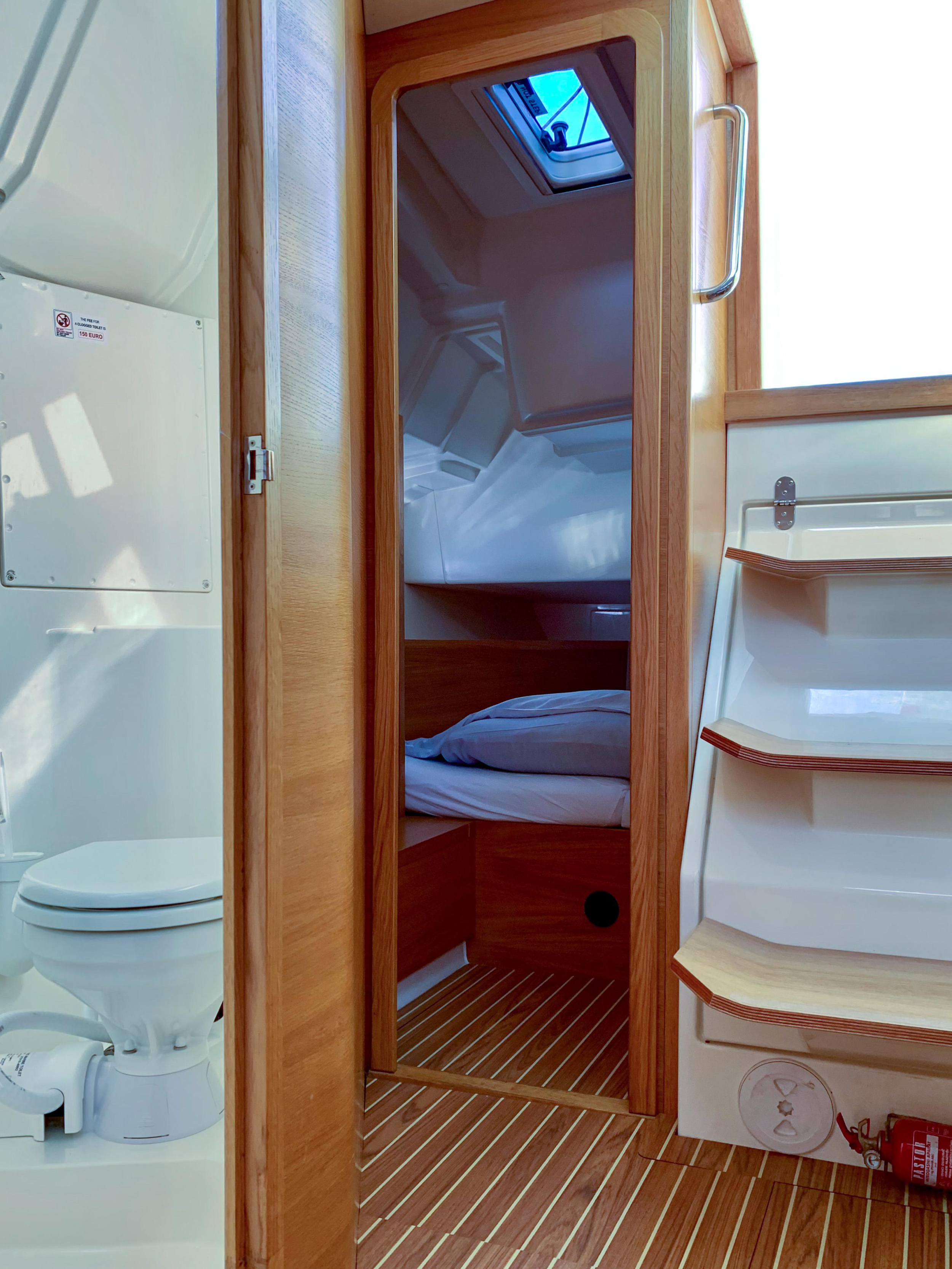 Salona 380 — photo 3
