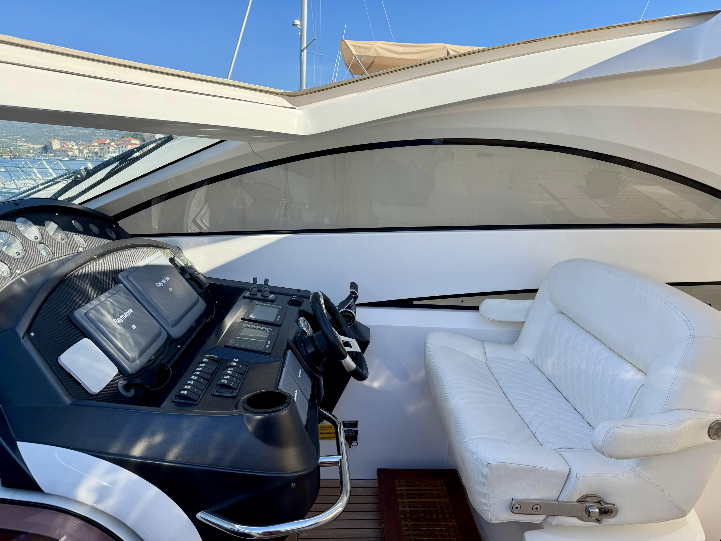 Sunseeker Portofino 53 — photo 24