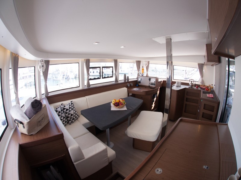Lagoon 42 (4 dbl / 1 single ) — photo 10