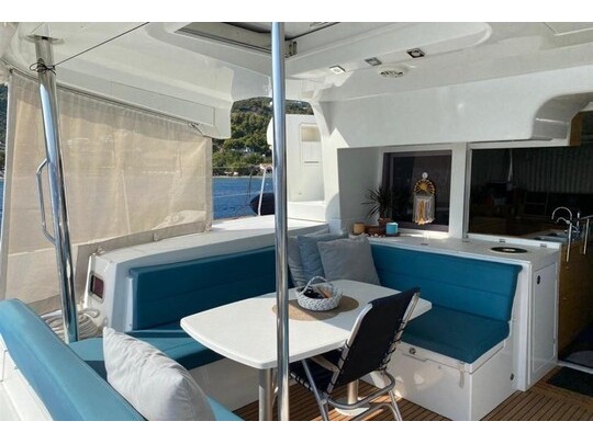 Lagoon 450 Fly — photo 4