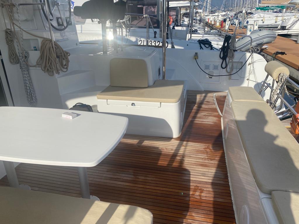 Lagoon 40 — photo 3