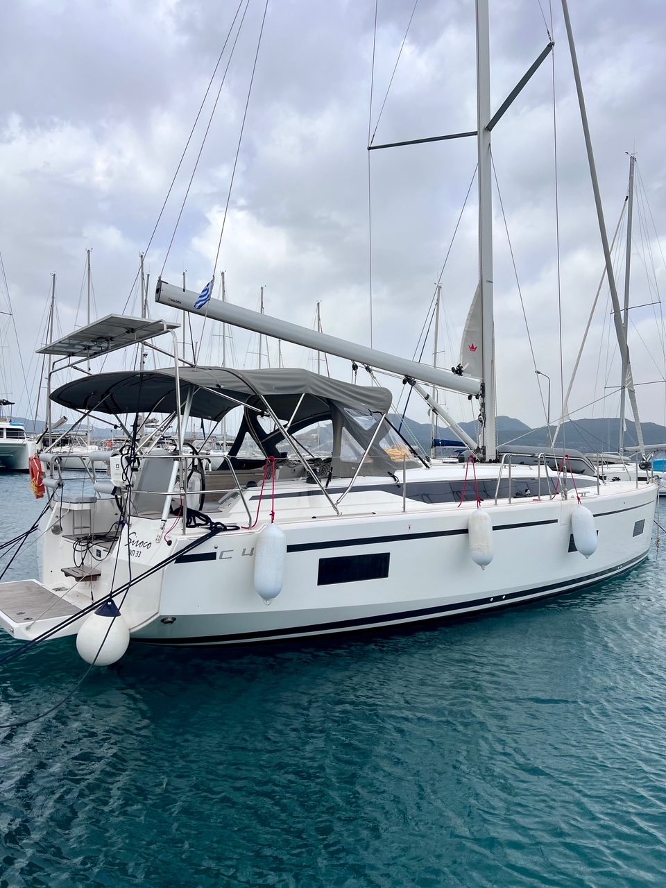 Bavaria C42 — photo 12