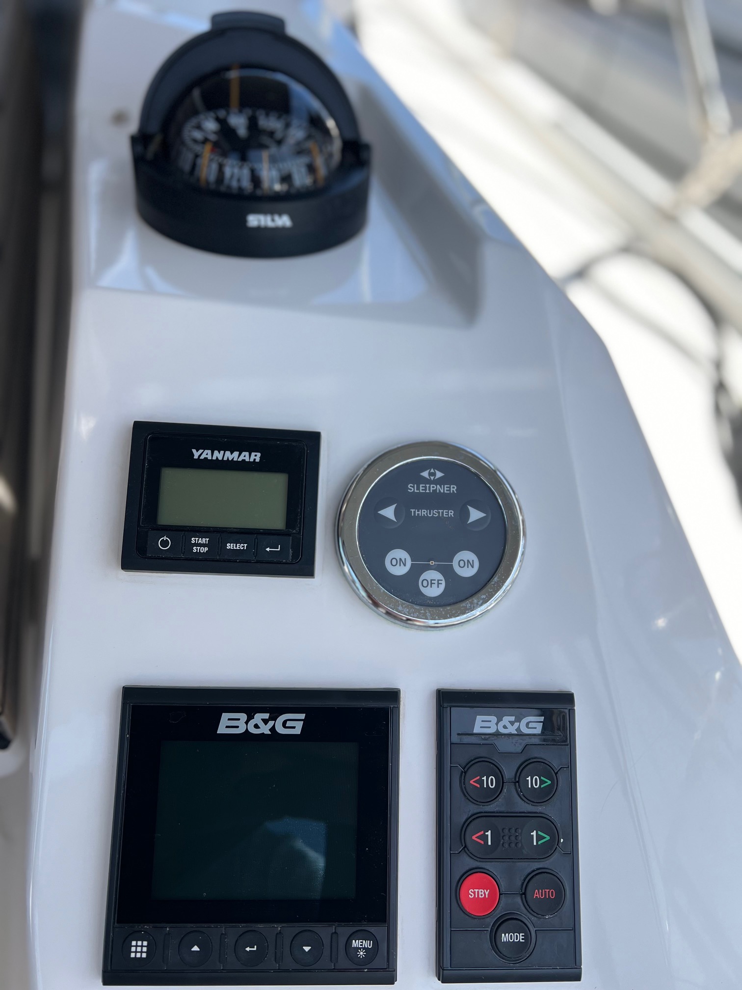 Bavaria C42 — photo 3