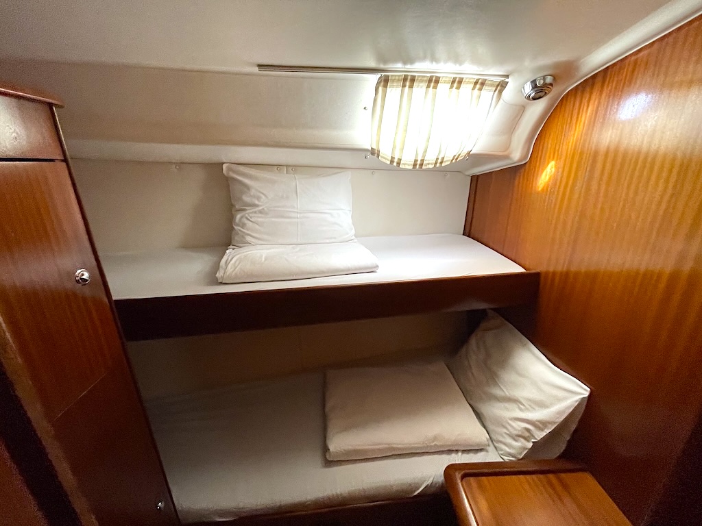 Bavaria 44 — photo 13