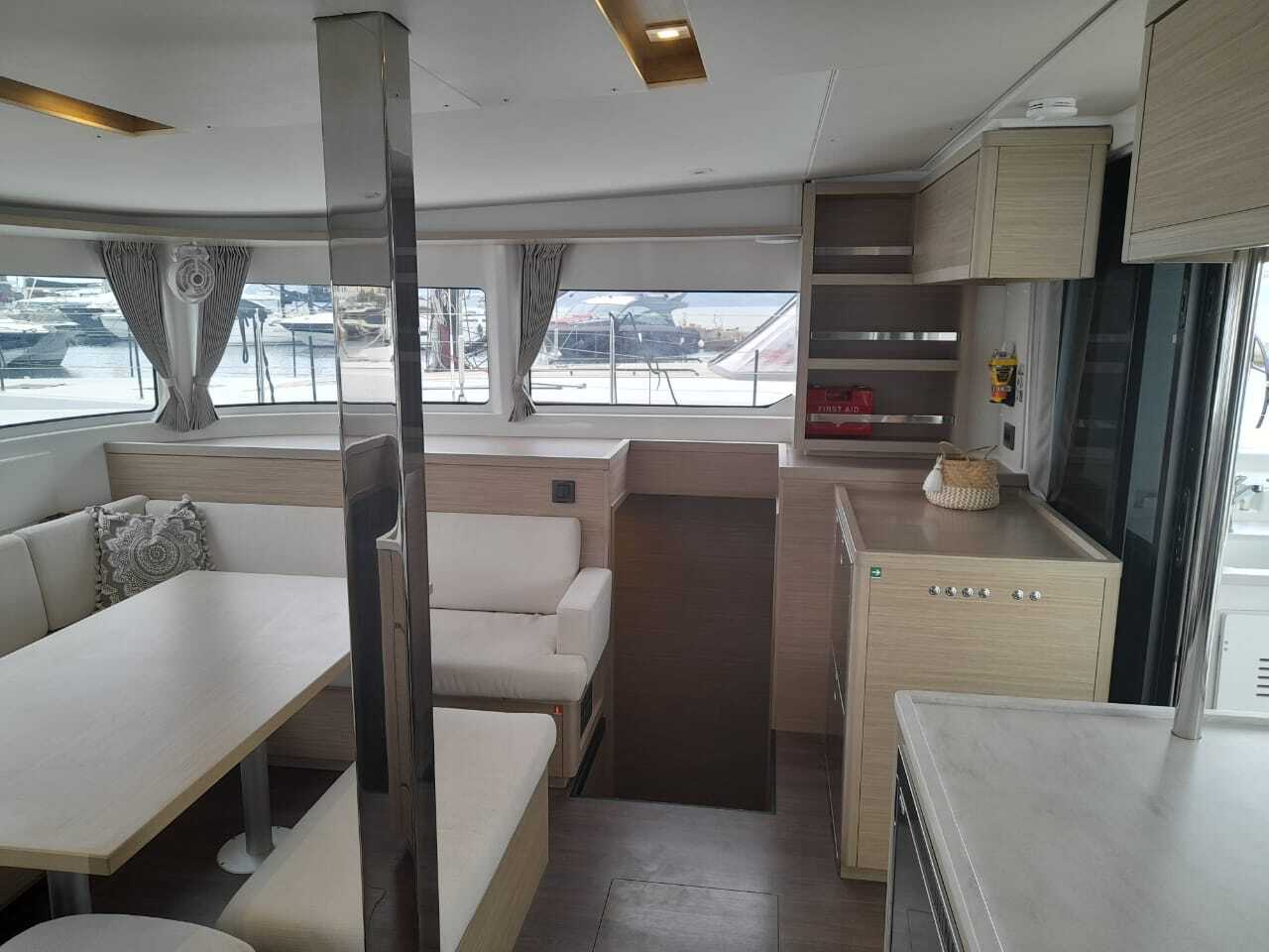 Lagoon 46 — photo 14