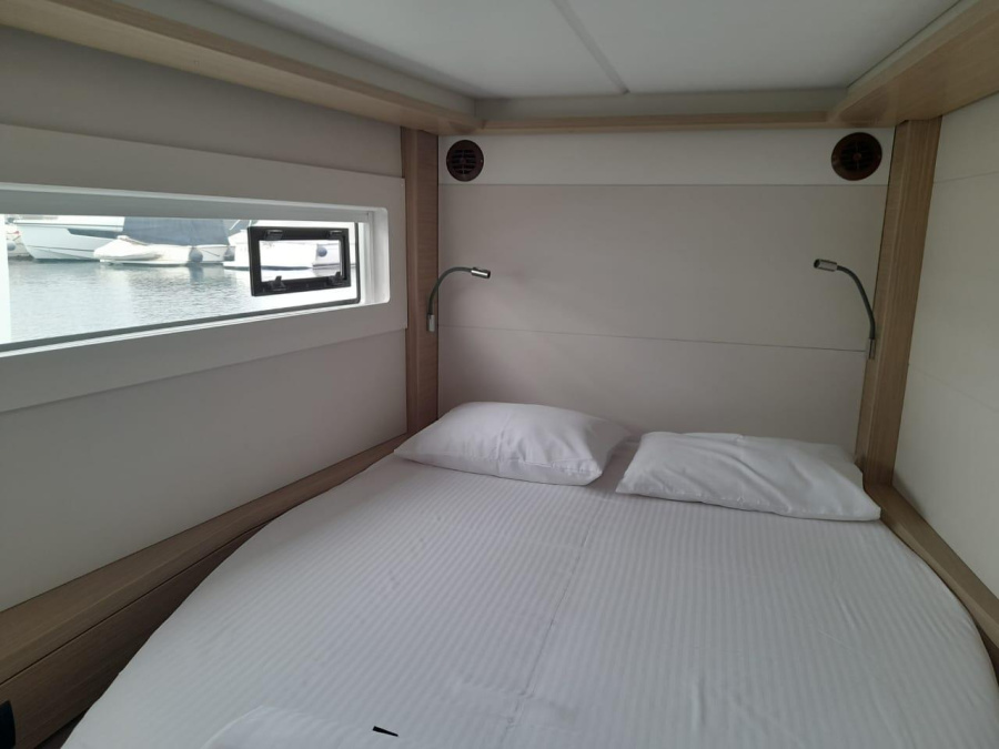 Lagoon 46 — photo 11