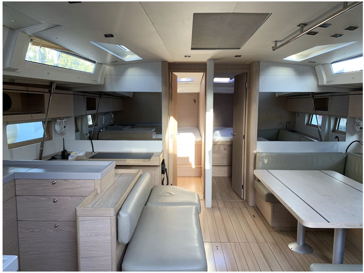 Oceanis 51.1 — photo 4