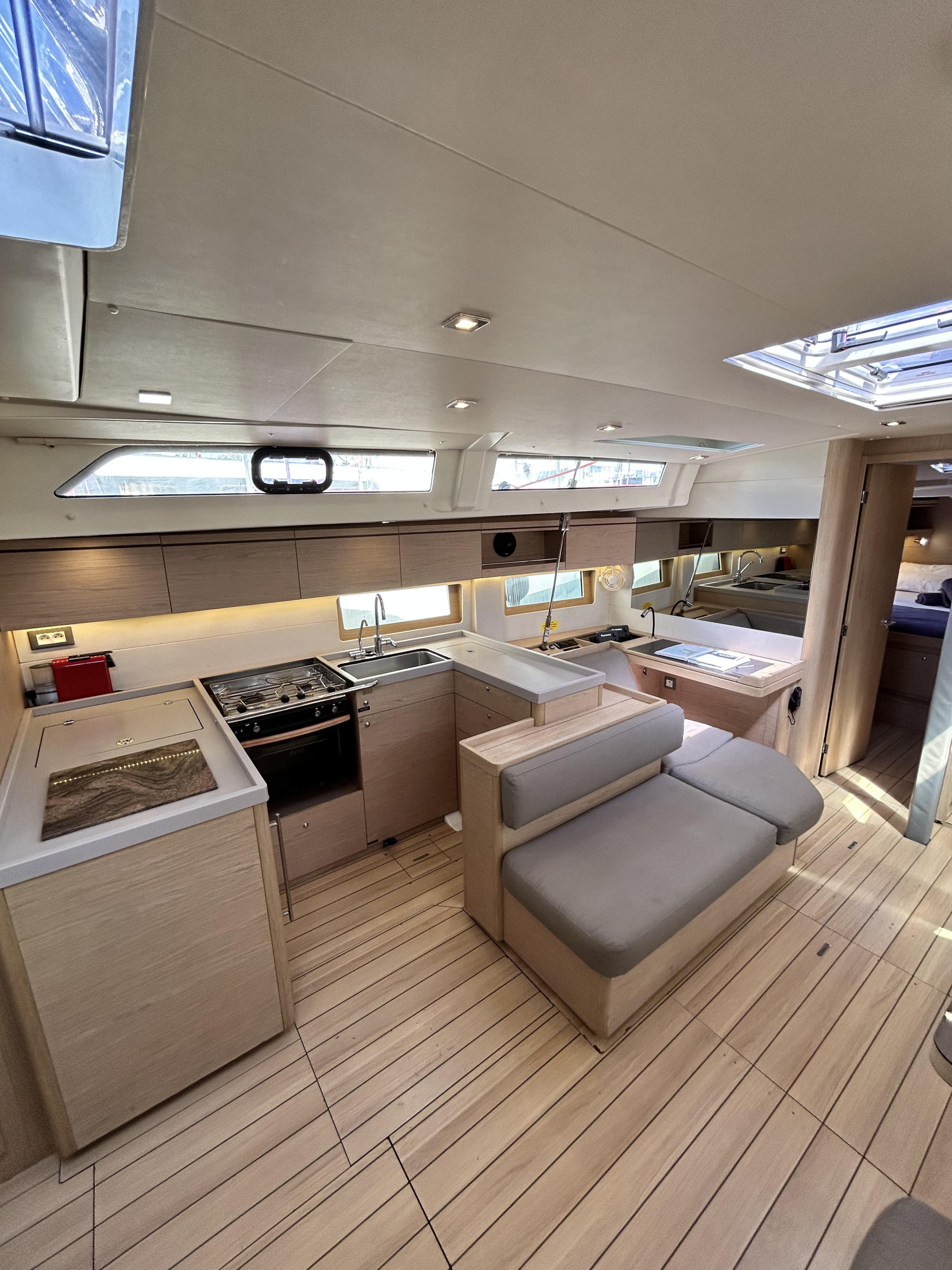 Oceanis 51.1 — photo 13