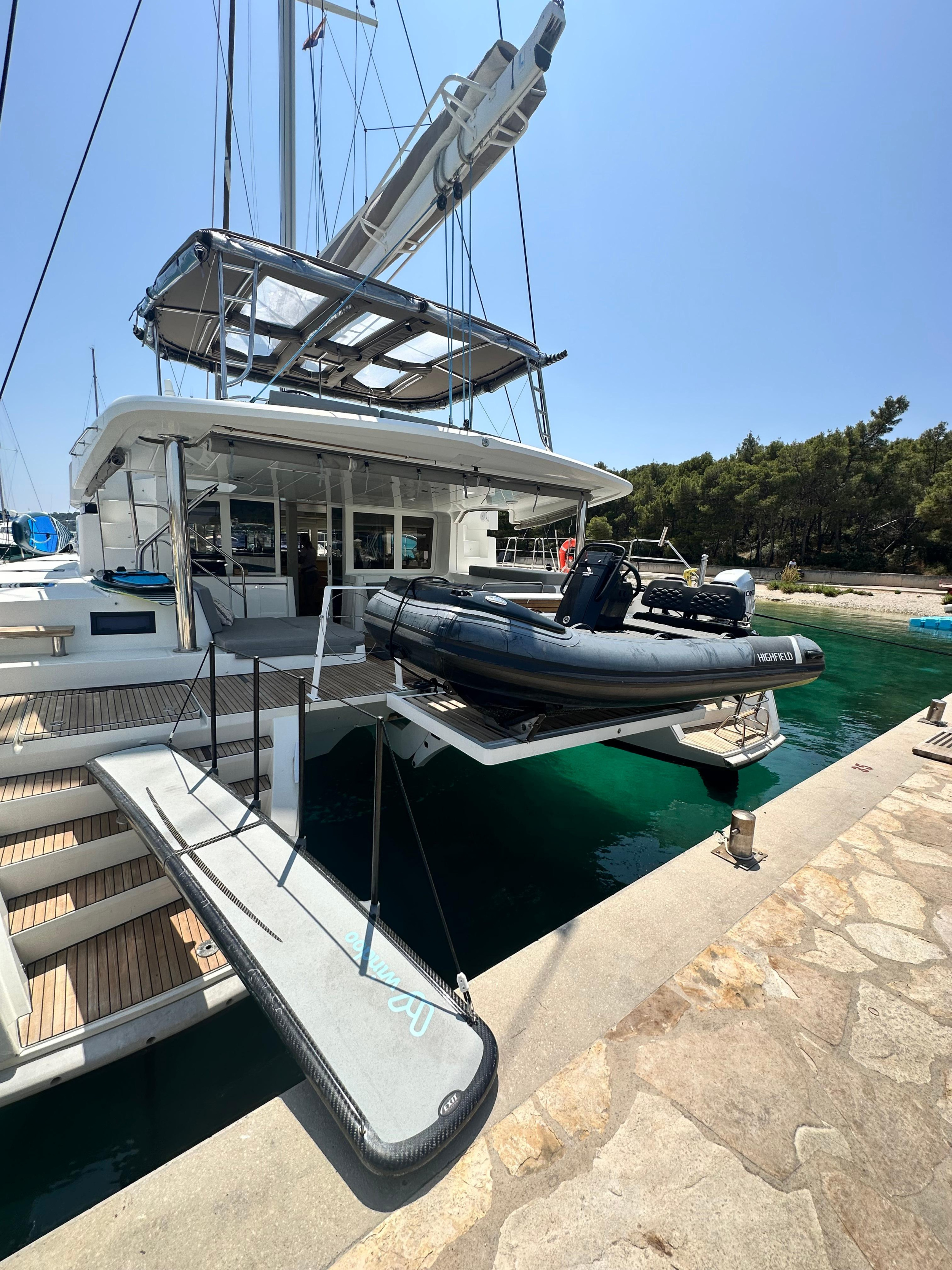 Lagoon 52F — photo 12