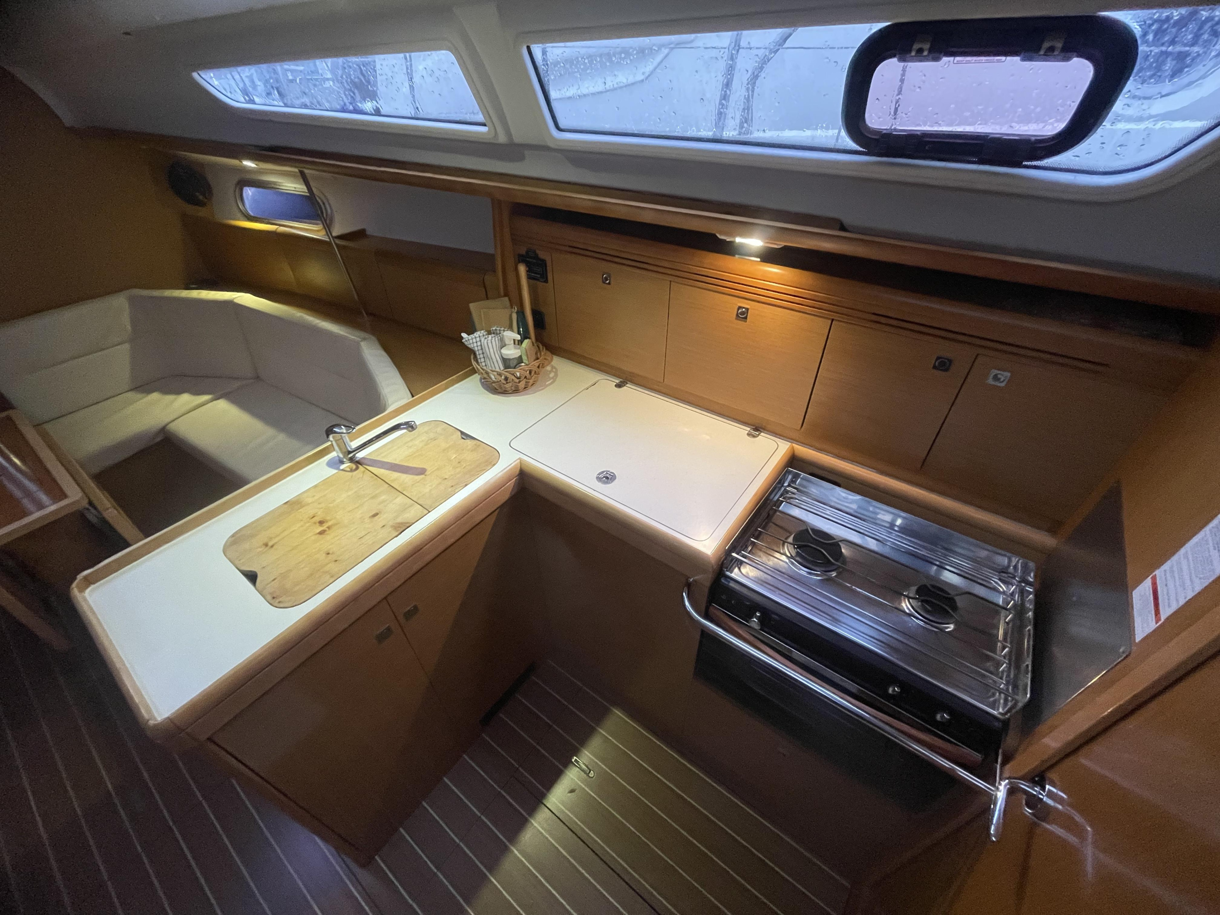 Sun Odyssey 36i — photo 48