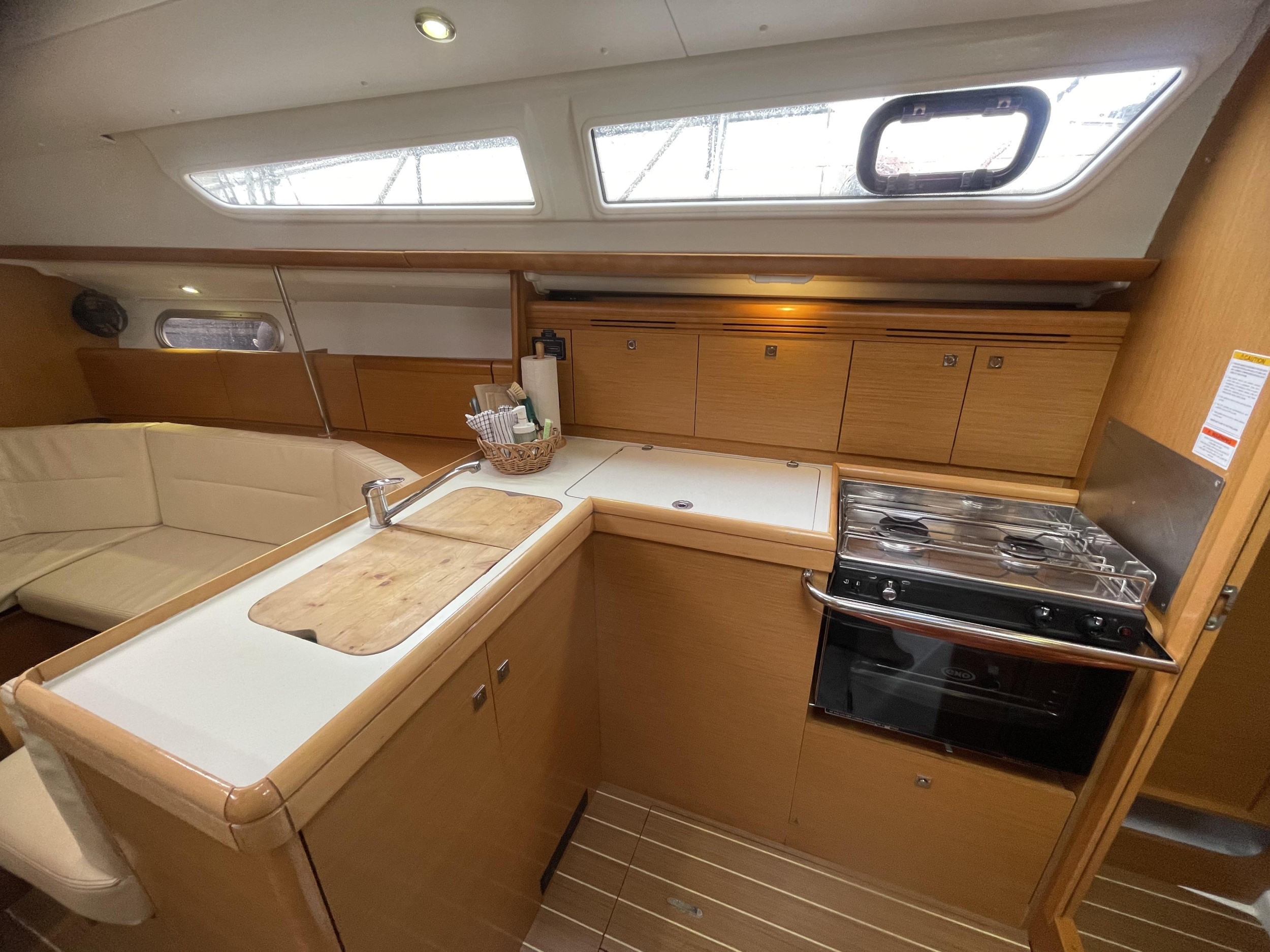 Sun Odyssey 36i — photo 22