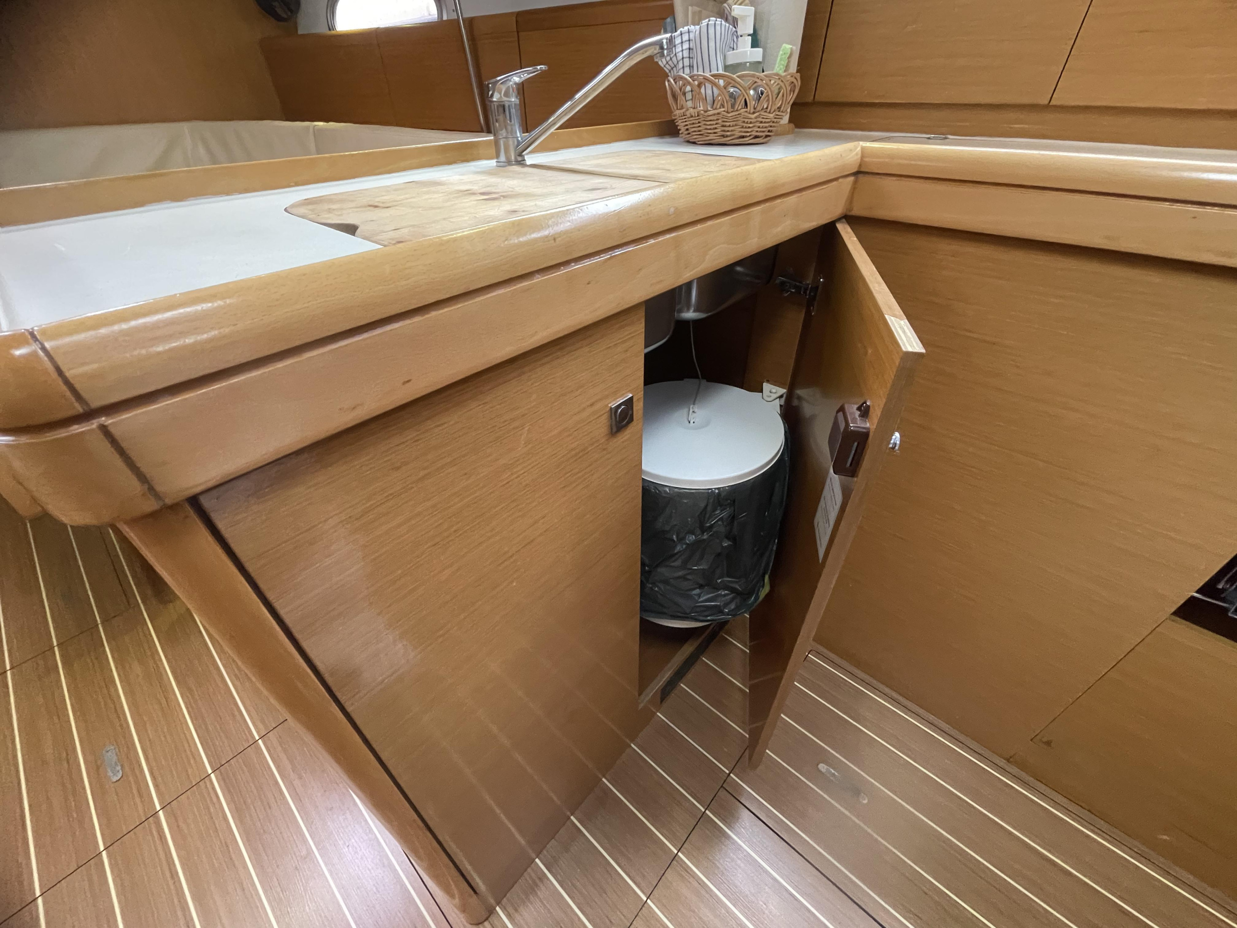 Sun Odyssey 36i — photo 46