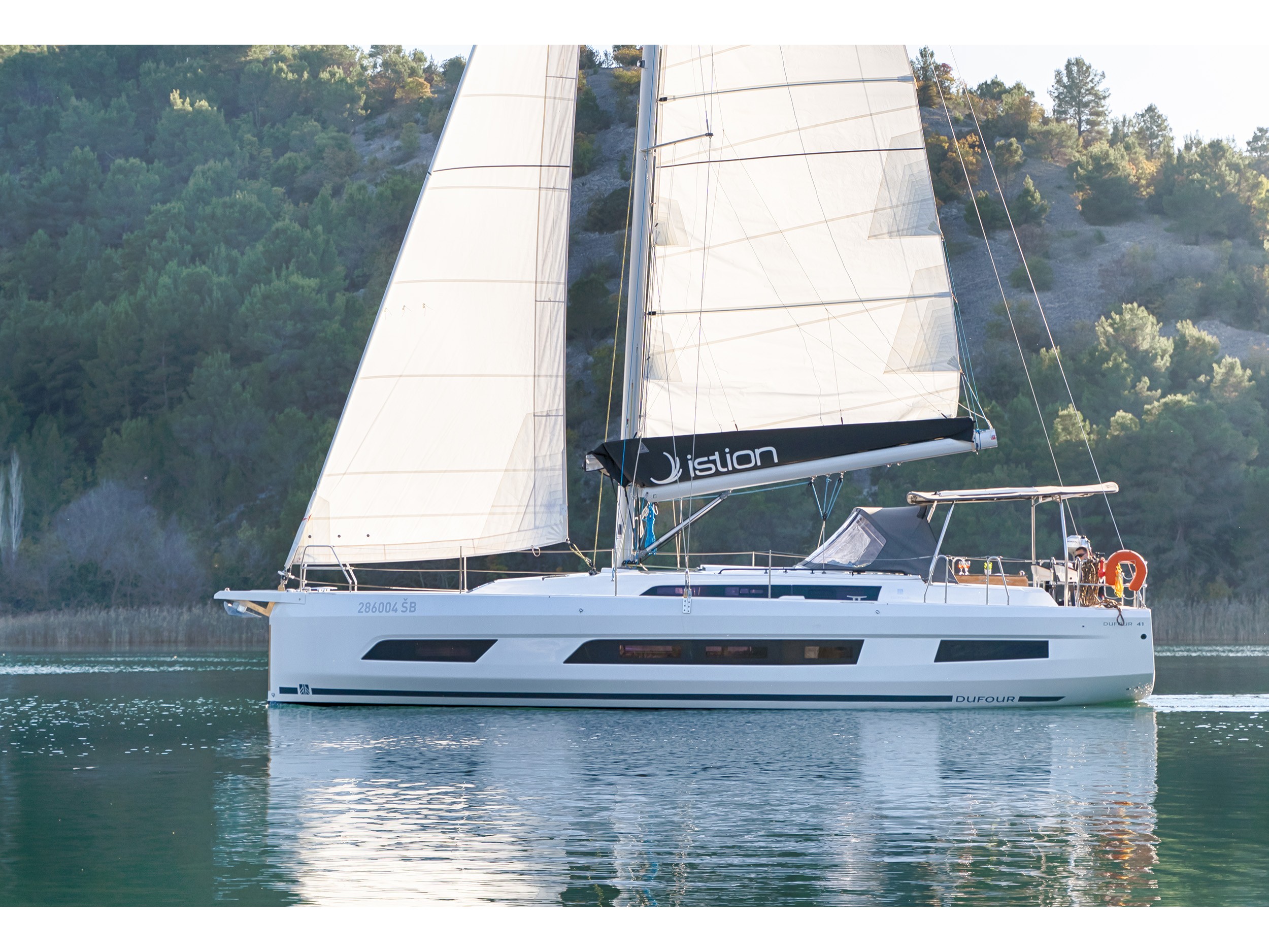 Dufour 41 — photo 1