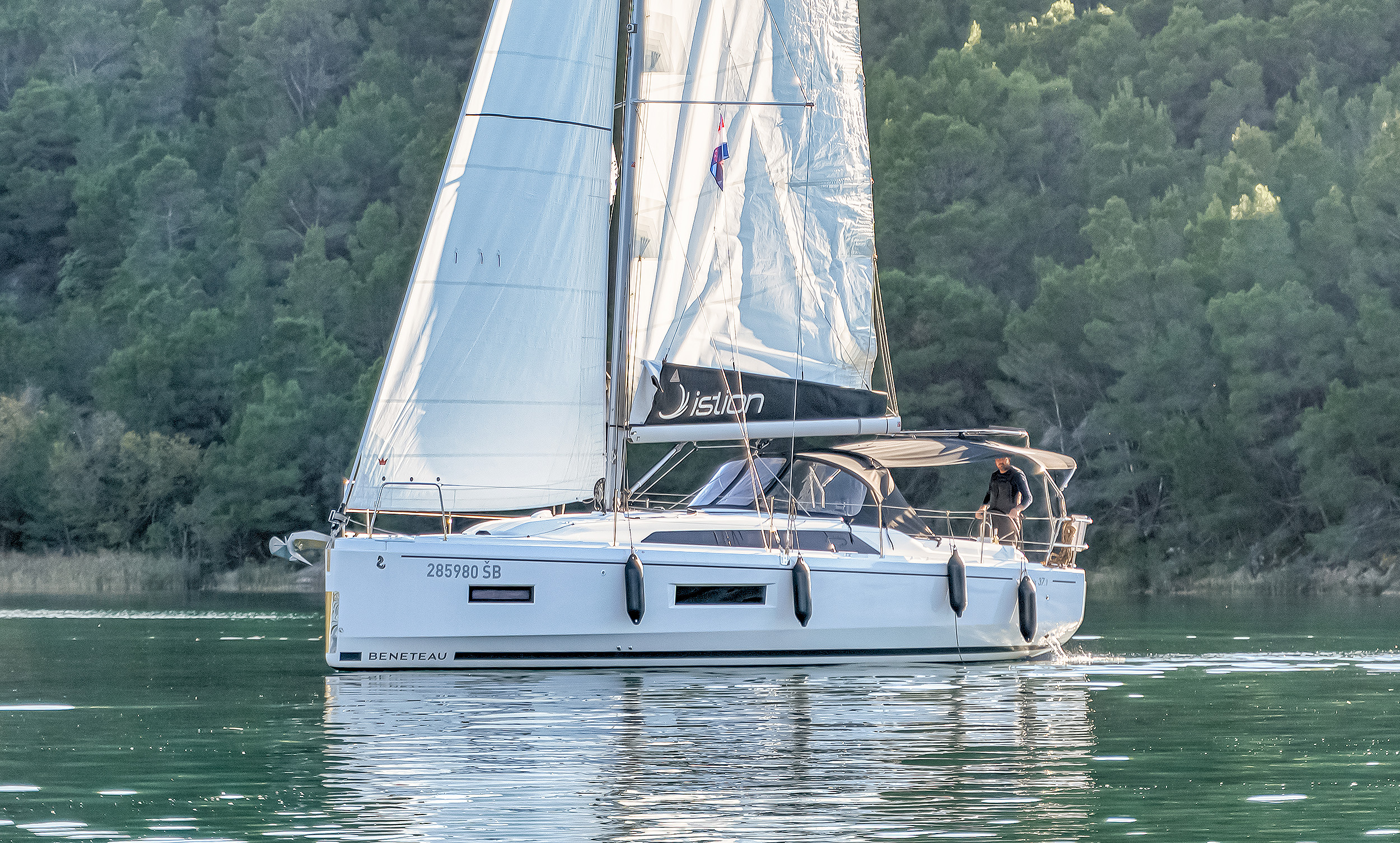 Oceanis 37.1 — photo 2