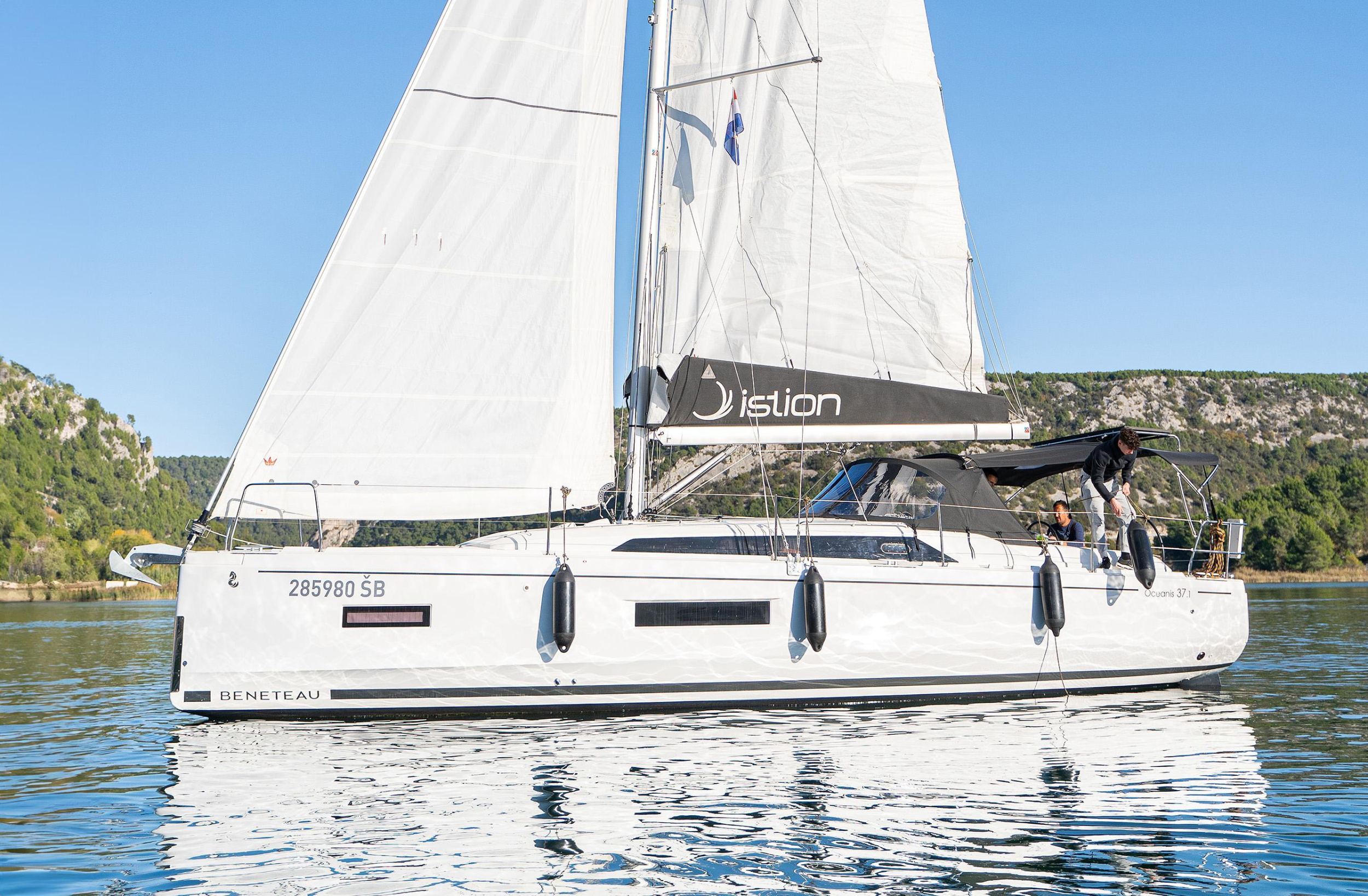 Oceanis 37.1 — photo 15