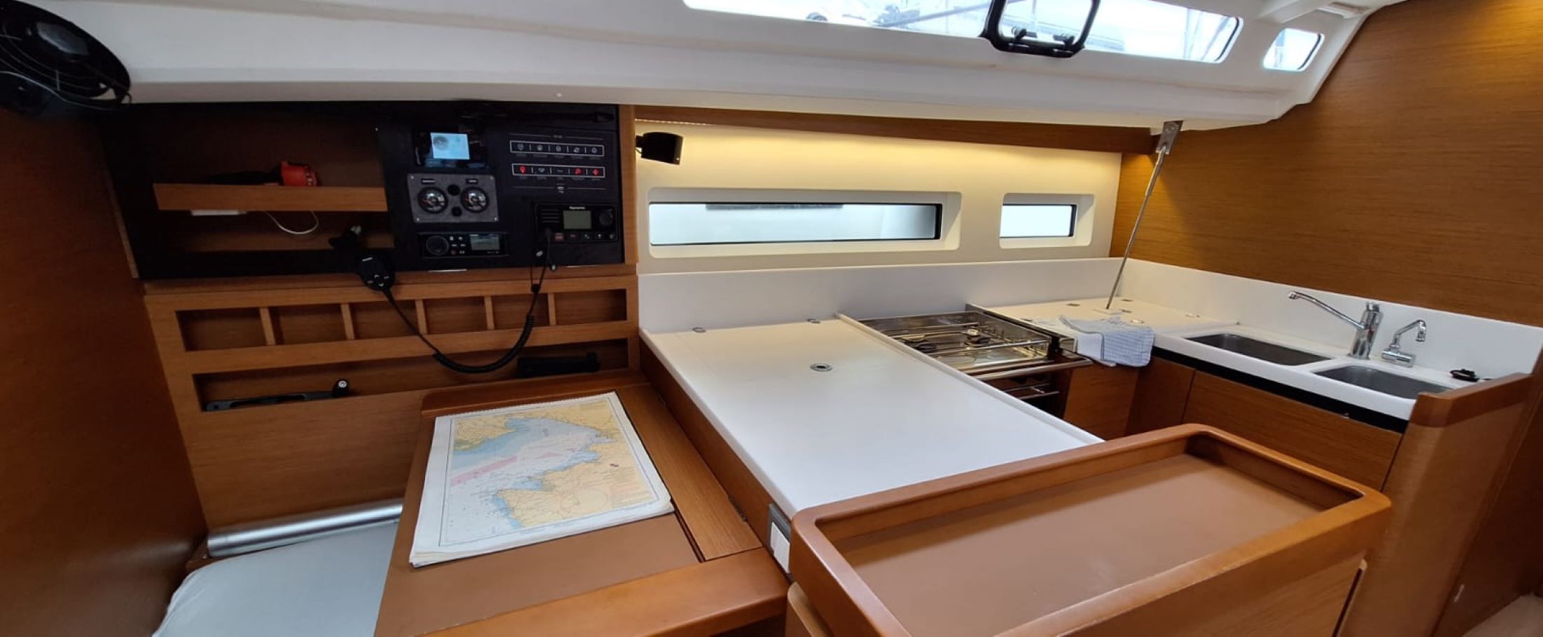 Sun Odyssey 440 — photo 6