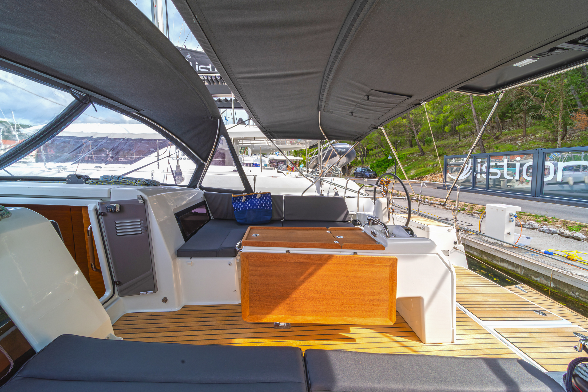 Sun Odyssey 490 — photo 3