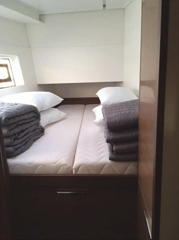 Lagoon 40 — photo 16