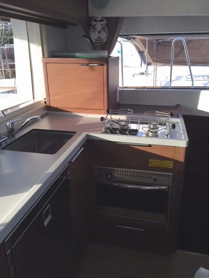 Lagoon 40 — photo 14