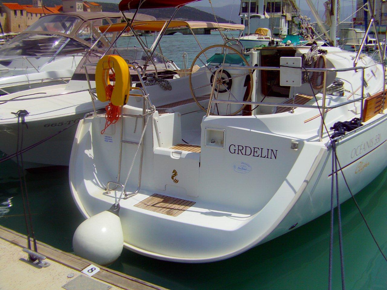 Beneteau Oceanis 331 Clipper — photo 1