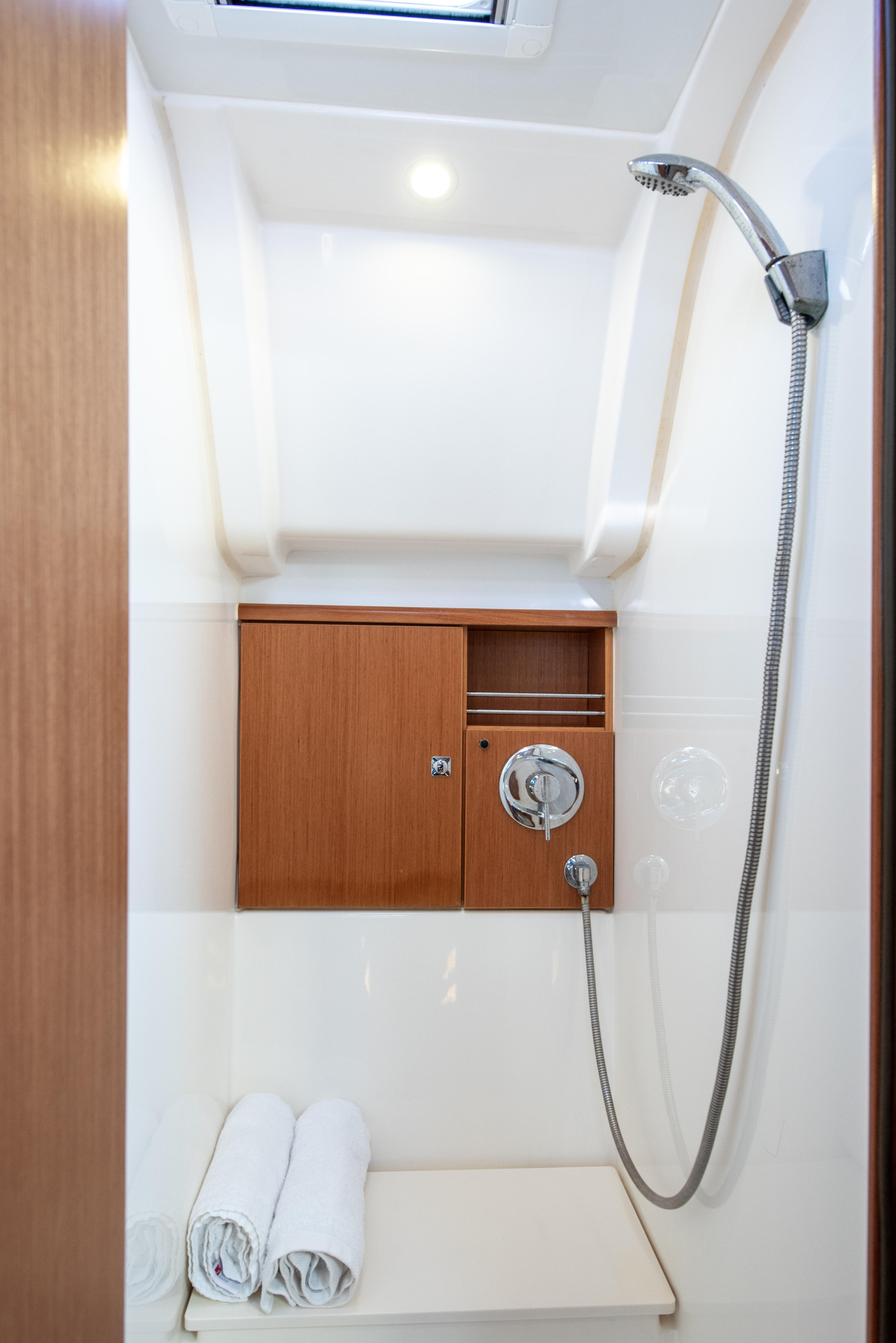 Bavaria Cruiser 51 — photo 14