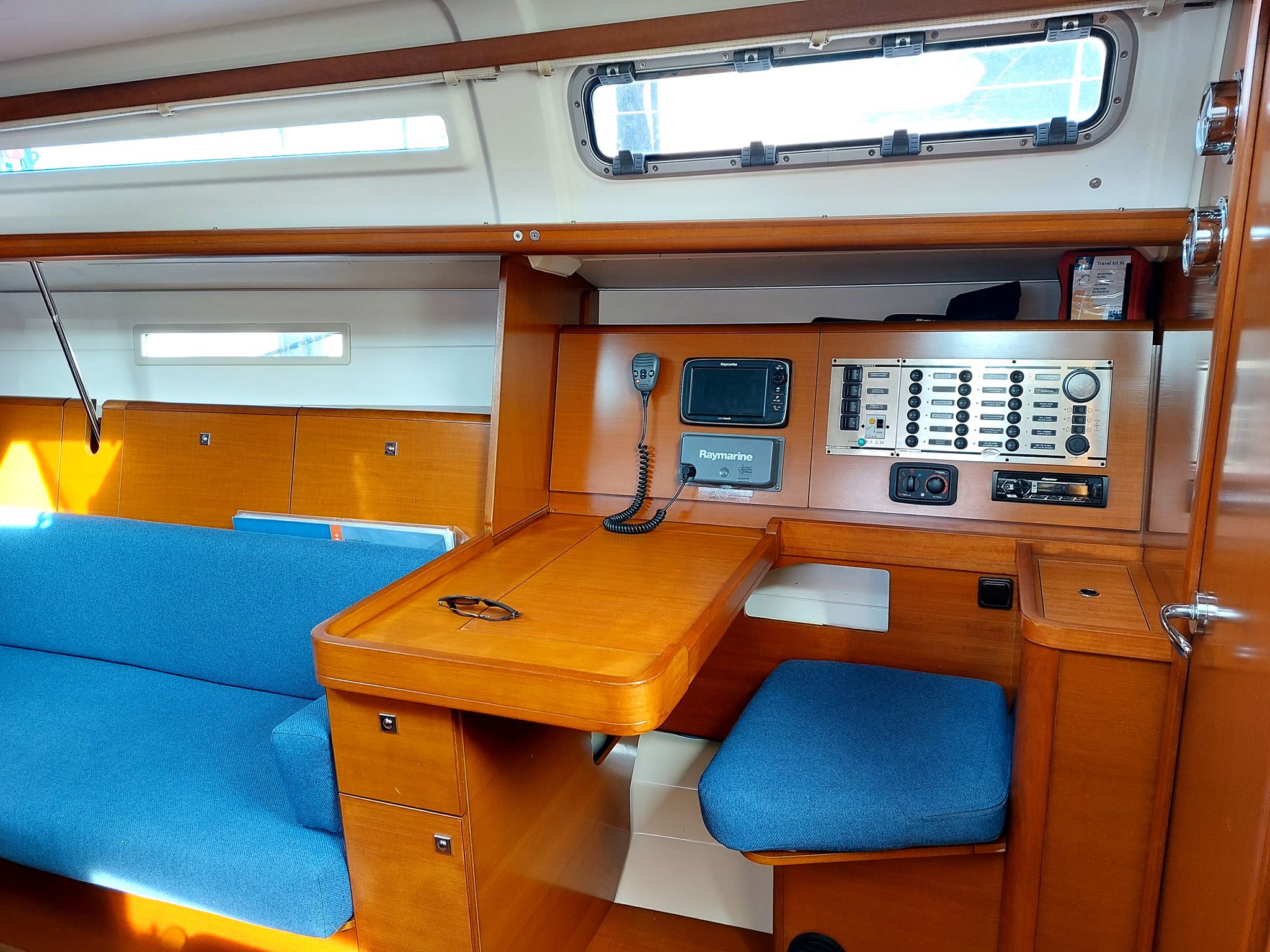 Dufour 34 E Performance — photo 4