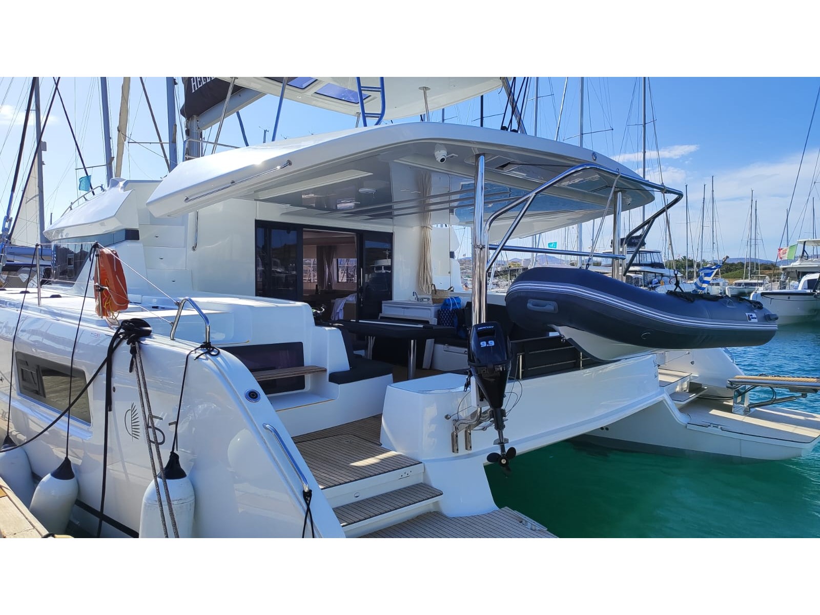 Lagoon 51 — photo 1