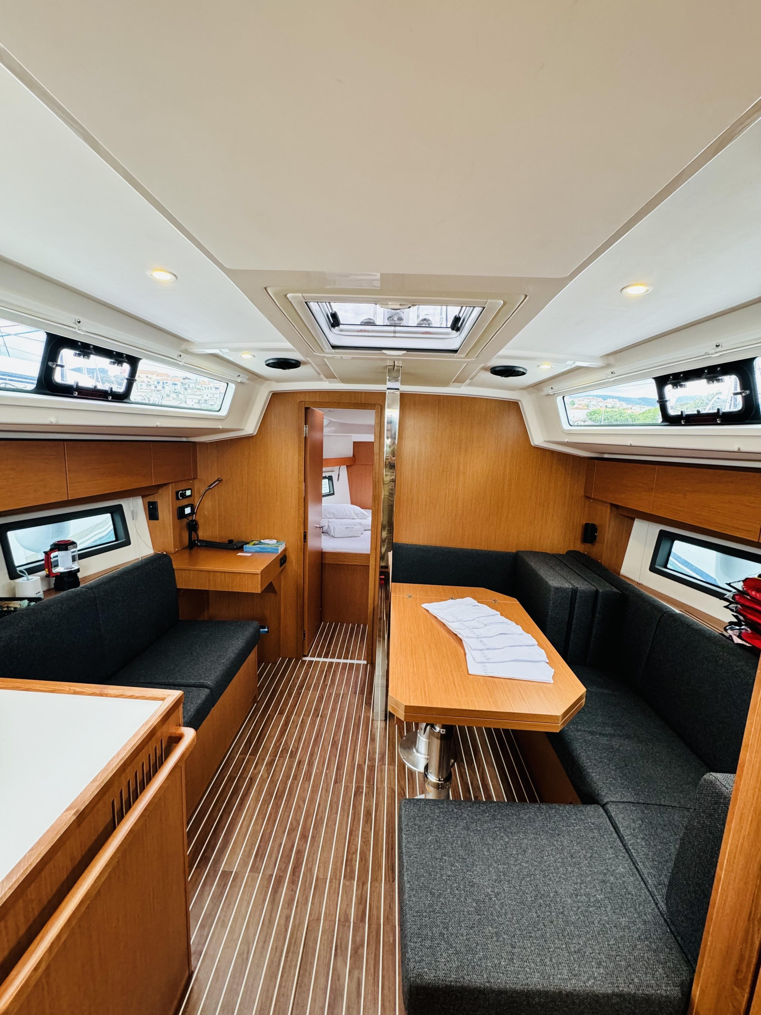Bavaria C38 — photo 21