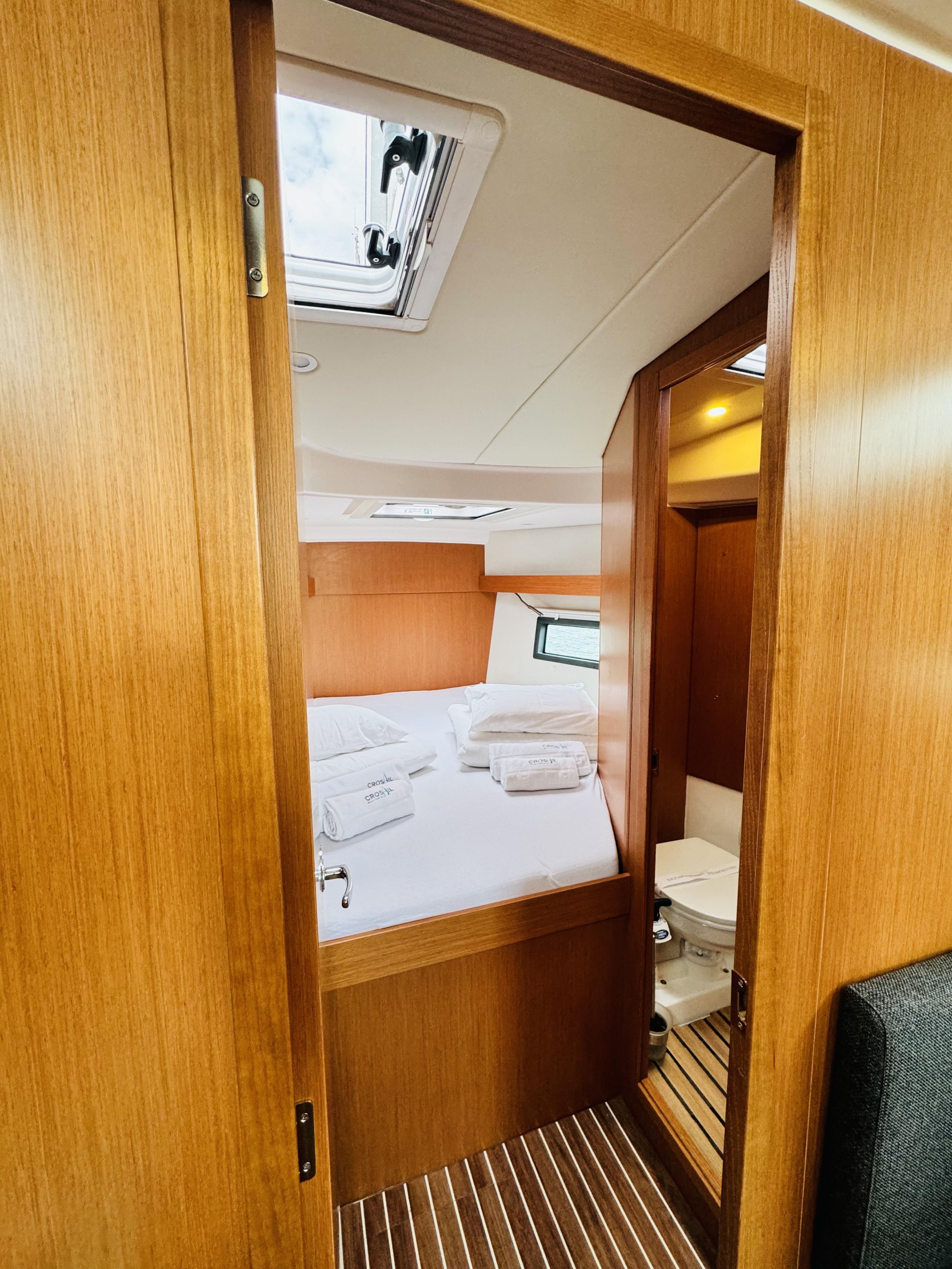 Bavaria C38 — photo 5