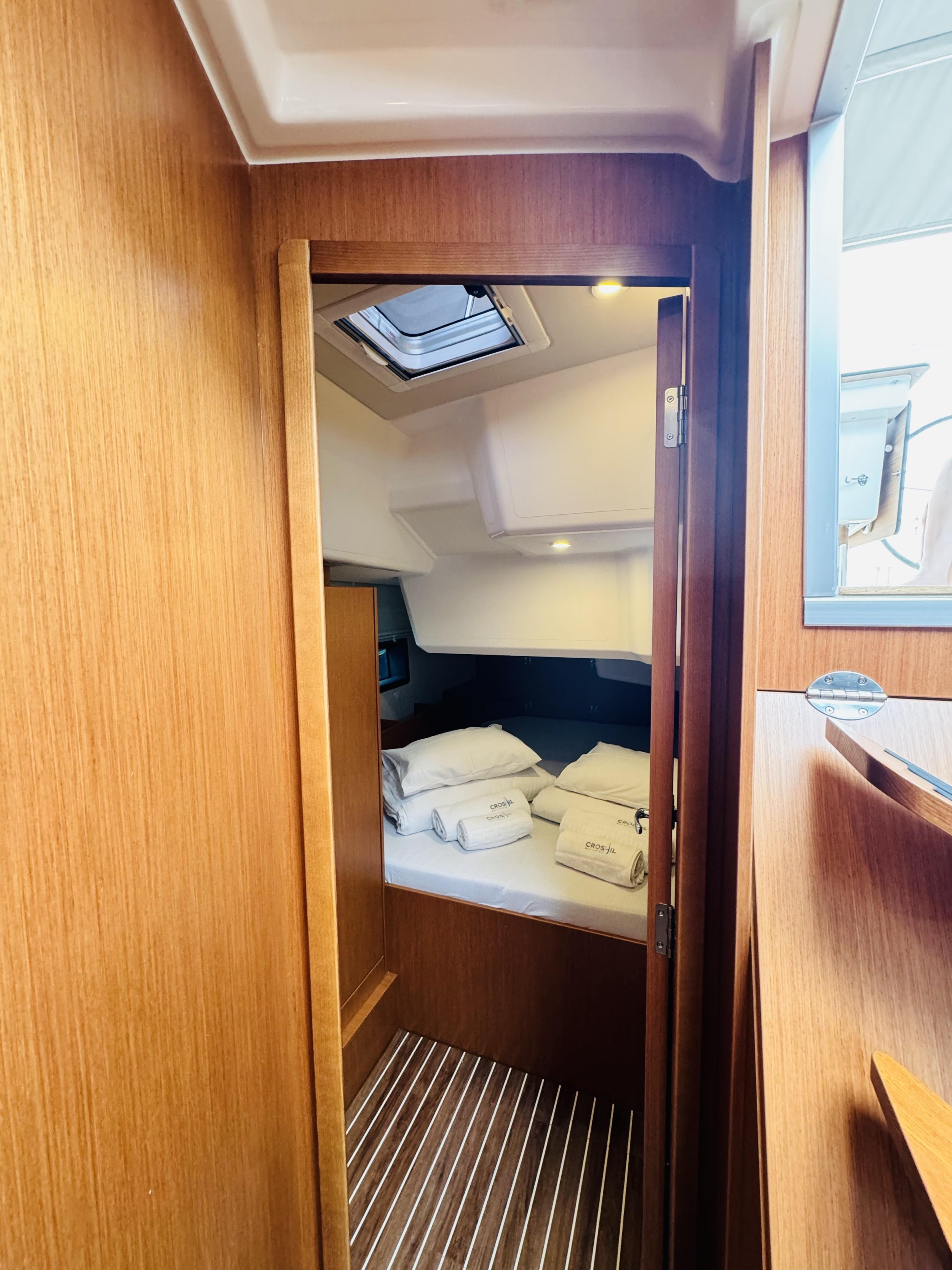 Bavaria C38 — photo 18