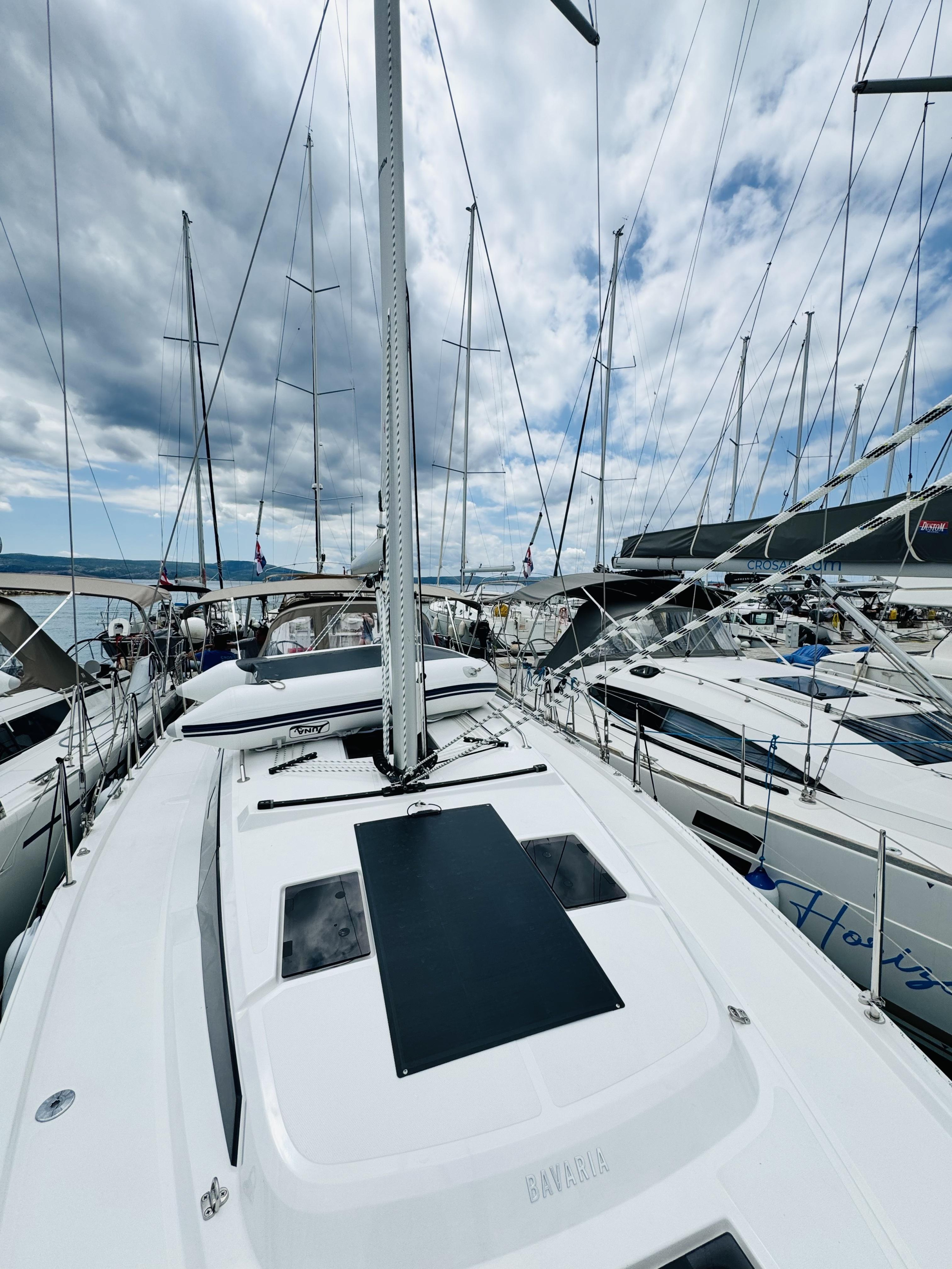 Bavaria C38 — photo 13