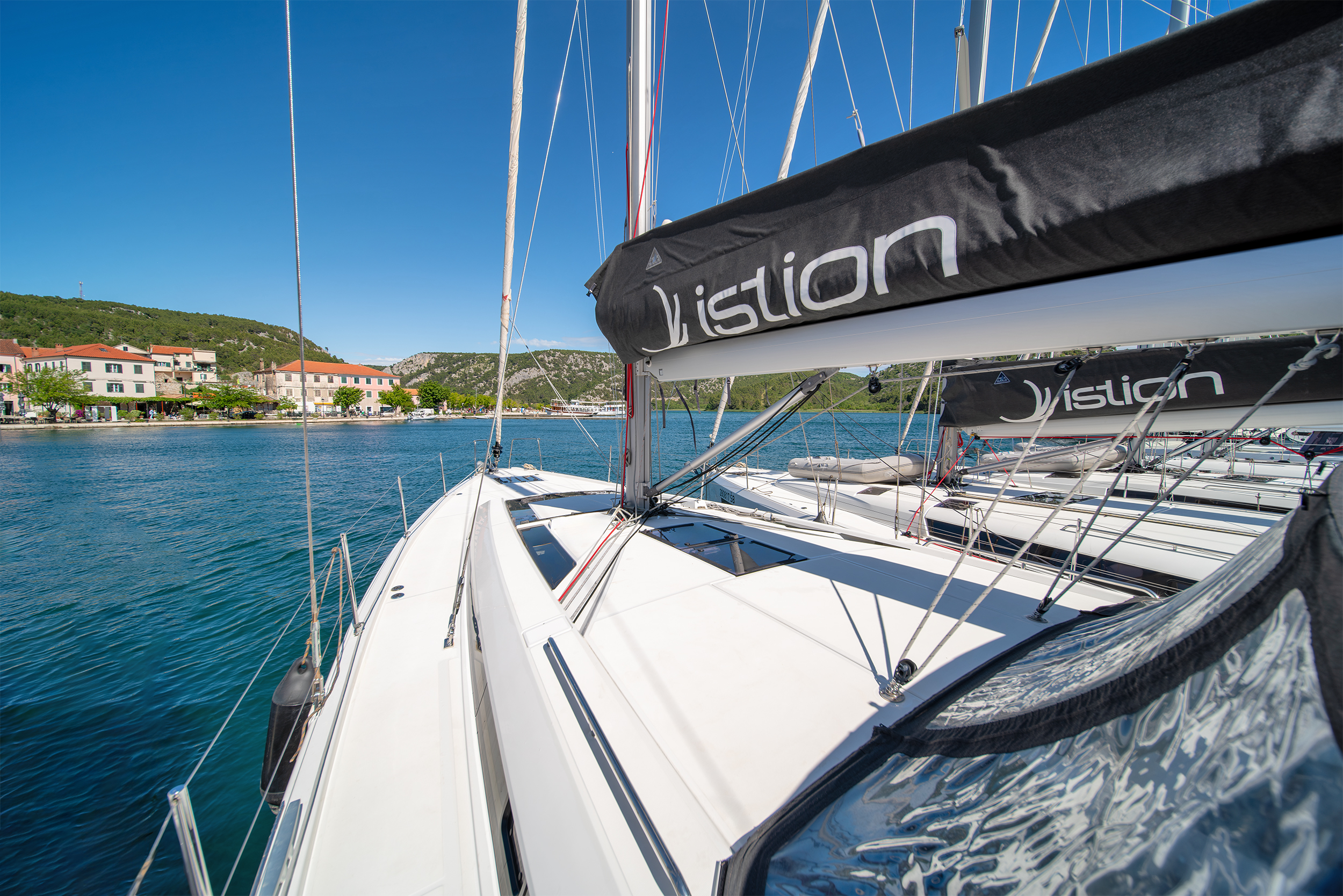 Oceanis 51.1 (5+1 cab) & GEN — photo 7