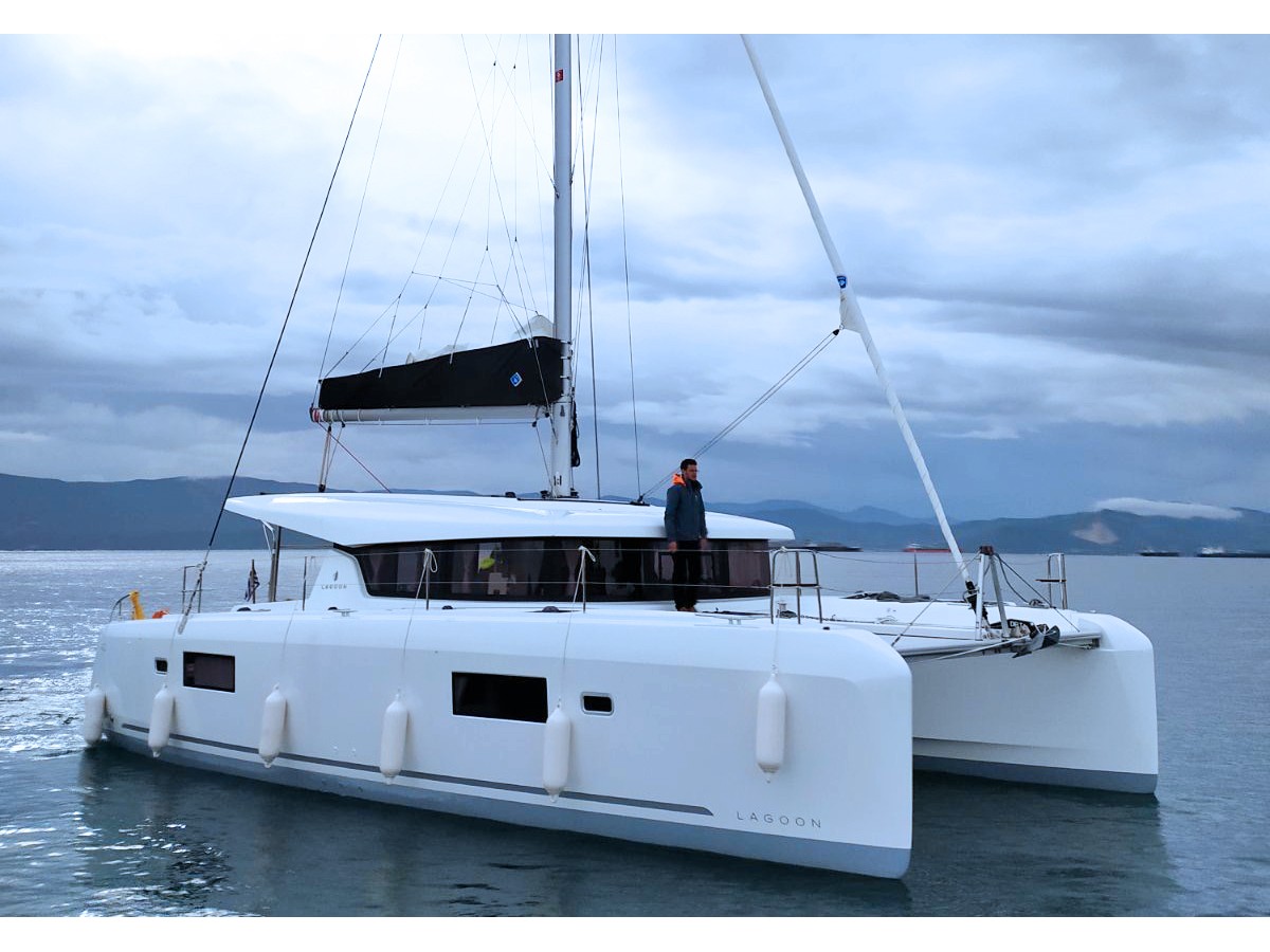 Lagoon 42 — photo 1