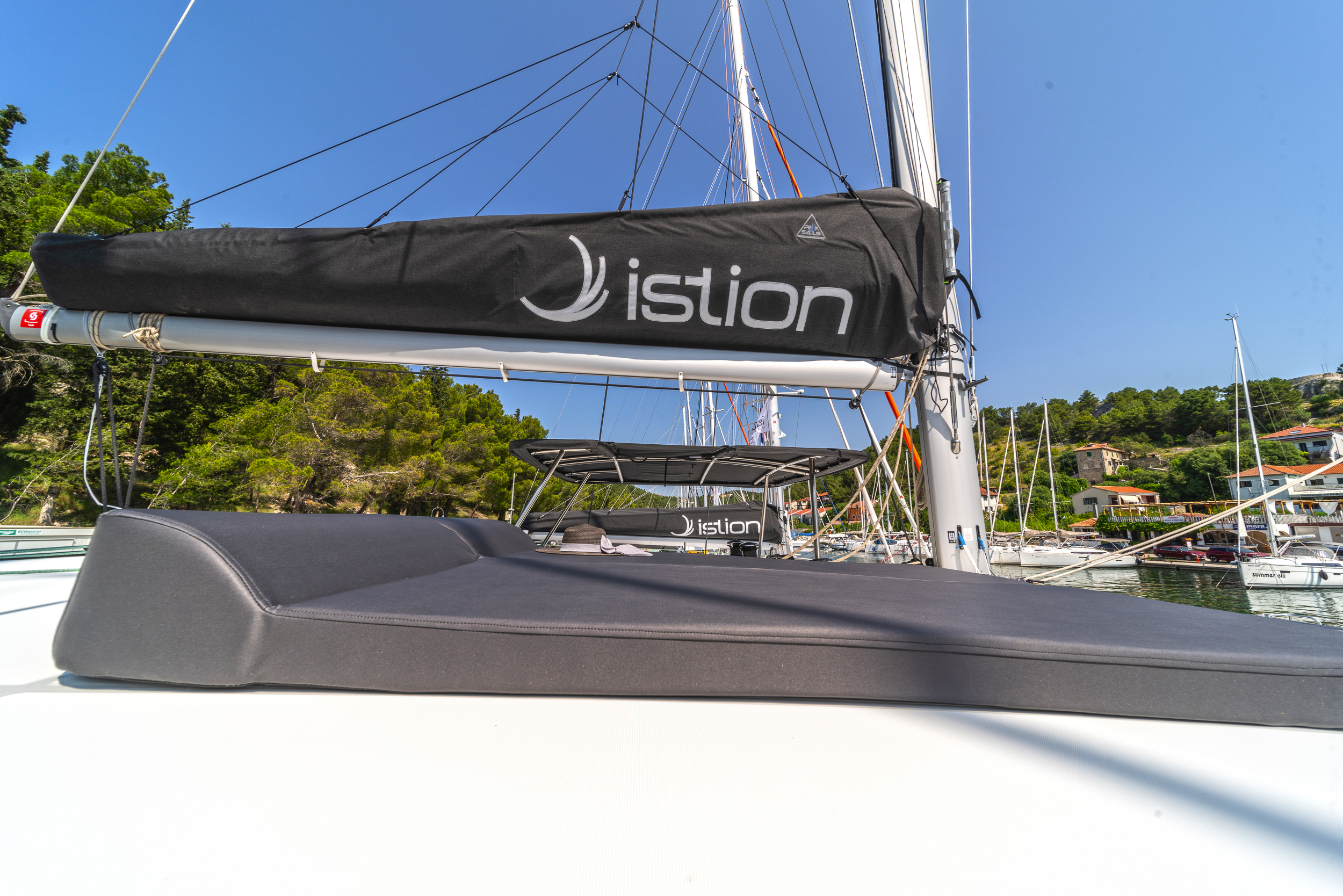 Lagoon 42 & GEN & WM — photo 14