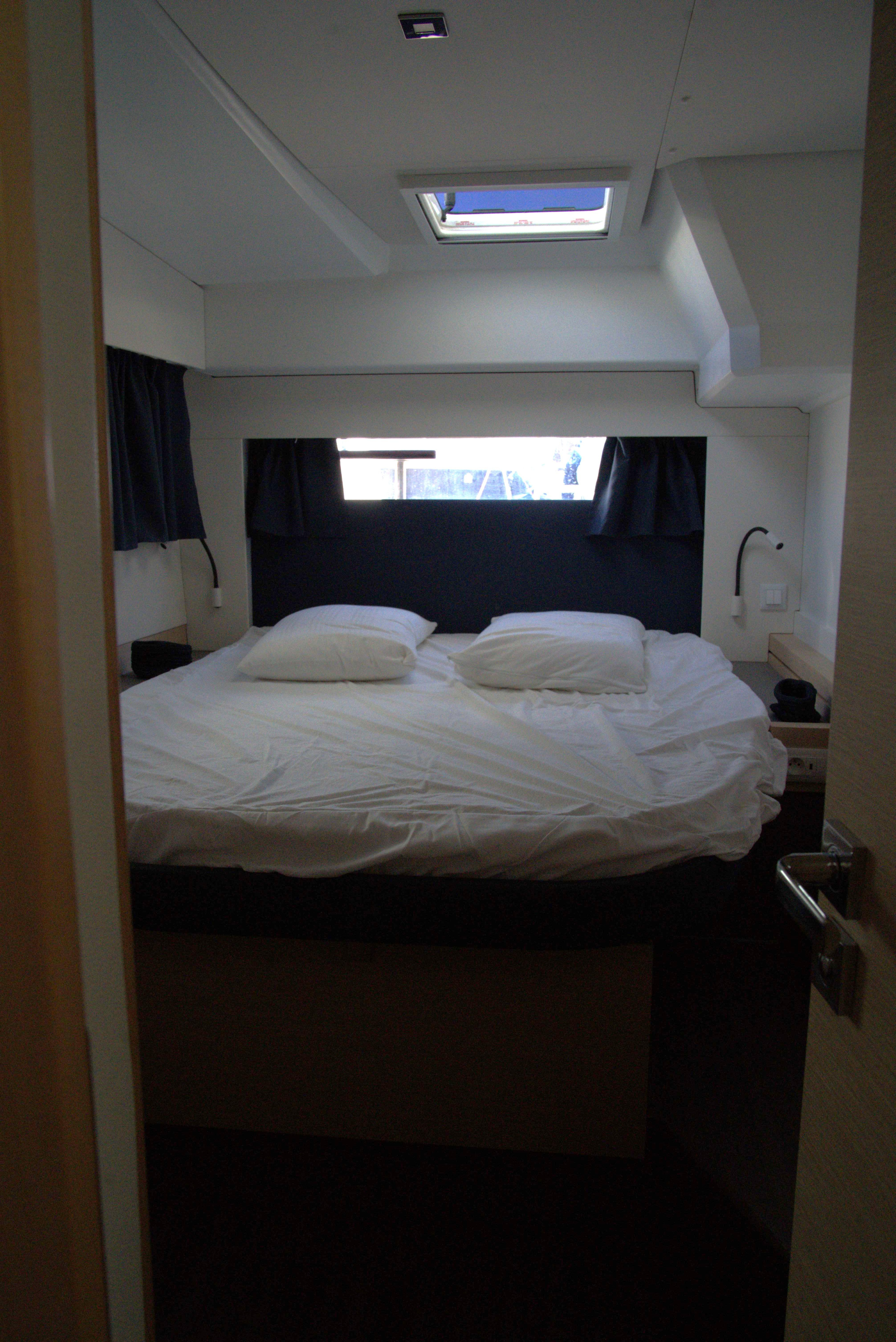 Fountaine Pajot Astréa 42 (Wm-Ac in dinette-Gen-Sol.Pan) — photo 30