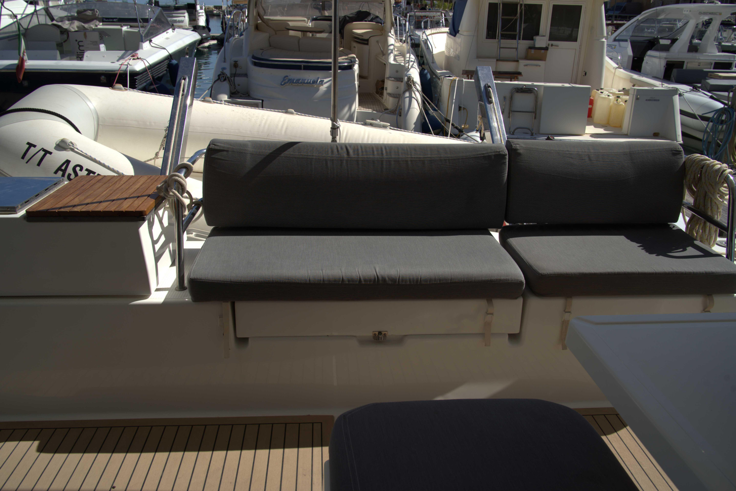 Fountaine Pajot Astréa 42 (Wm-Ac in dinette-Gen-Sol.Pan) — photo 3