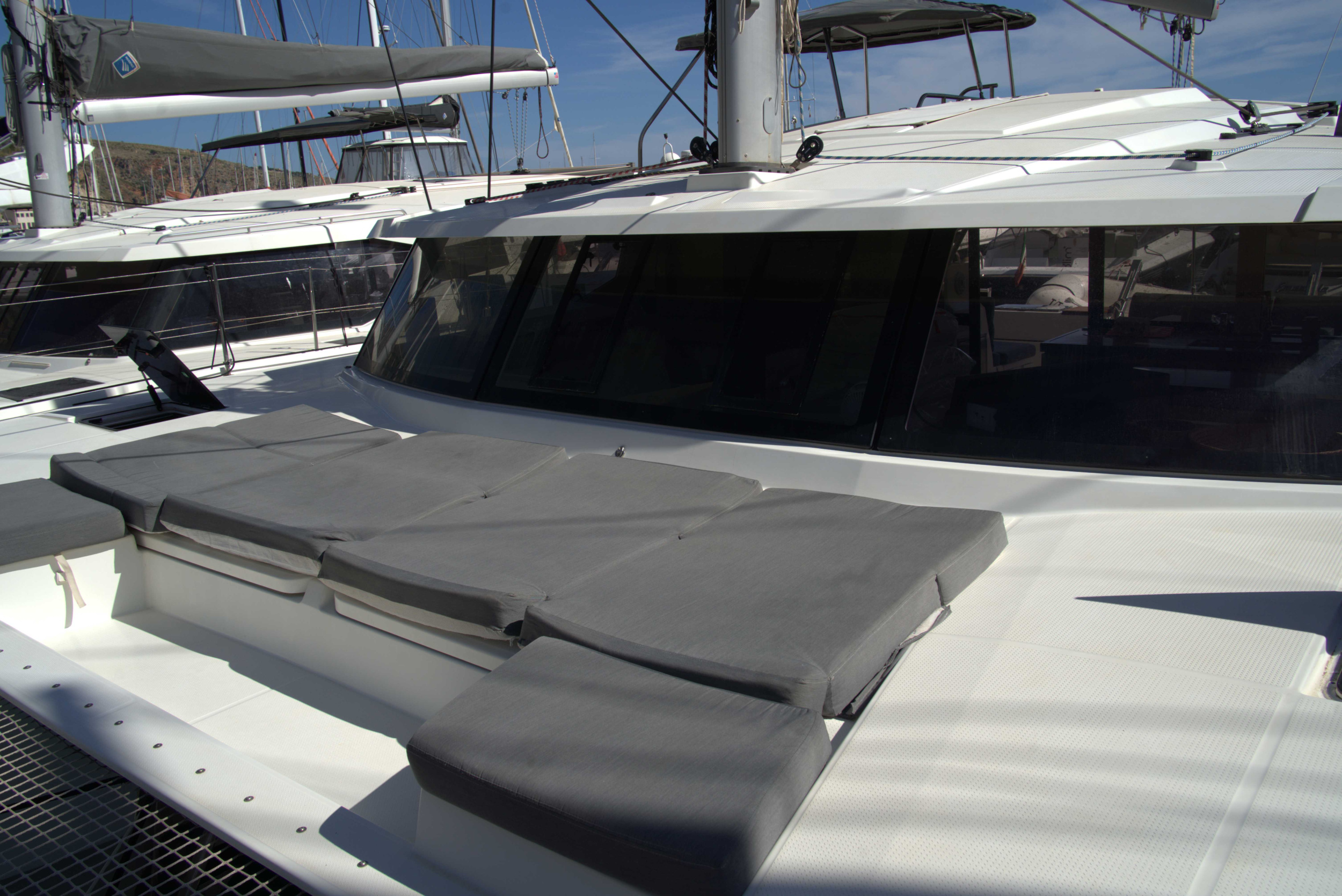 Fountaine Pajot Astréa 42 (Wm-Ac in dinette-Gen-Sol.Pan) — photo 17