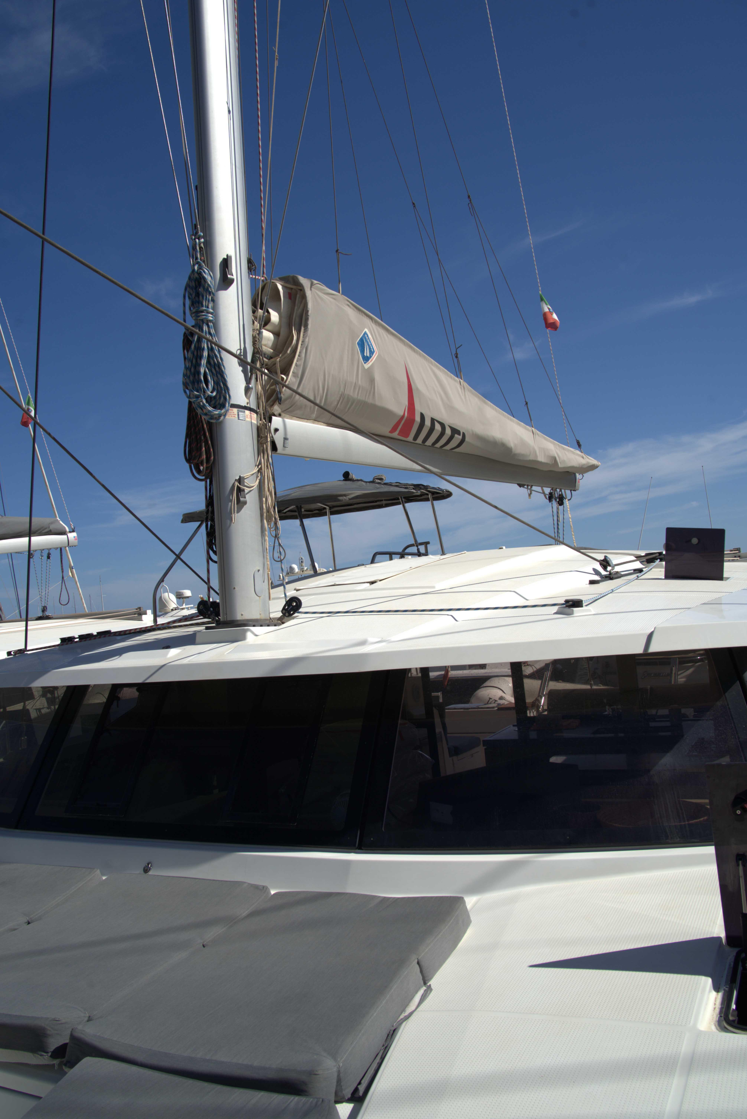 Fountaine Pajot Astréa 42 (Wm-Ac in dinette-Gen-Sol.Pan) — photo 33