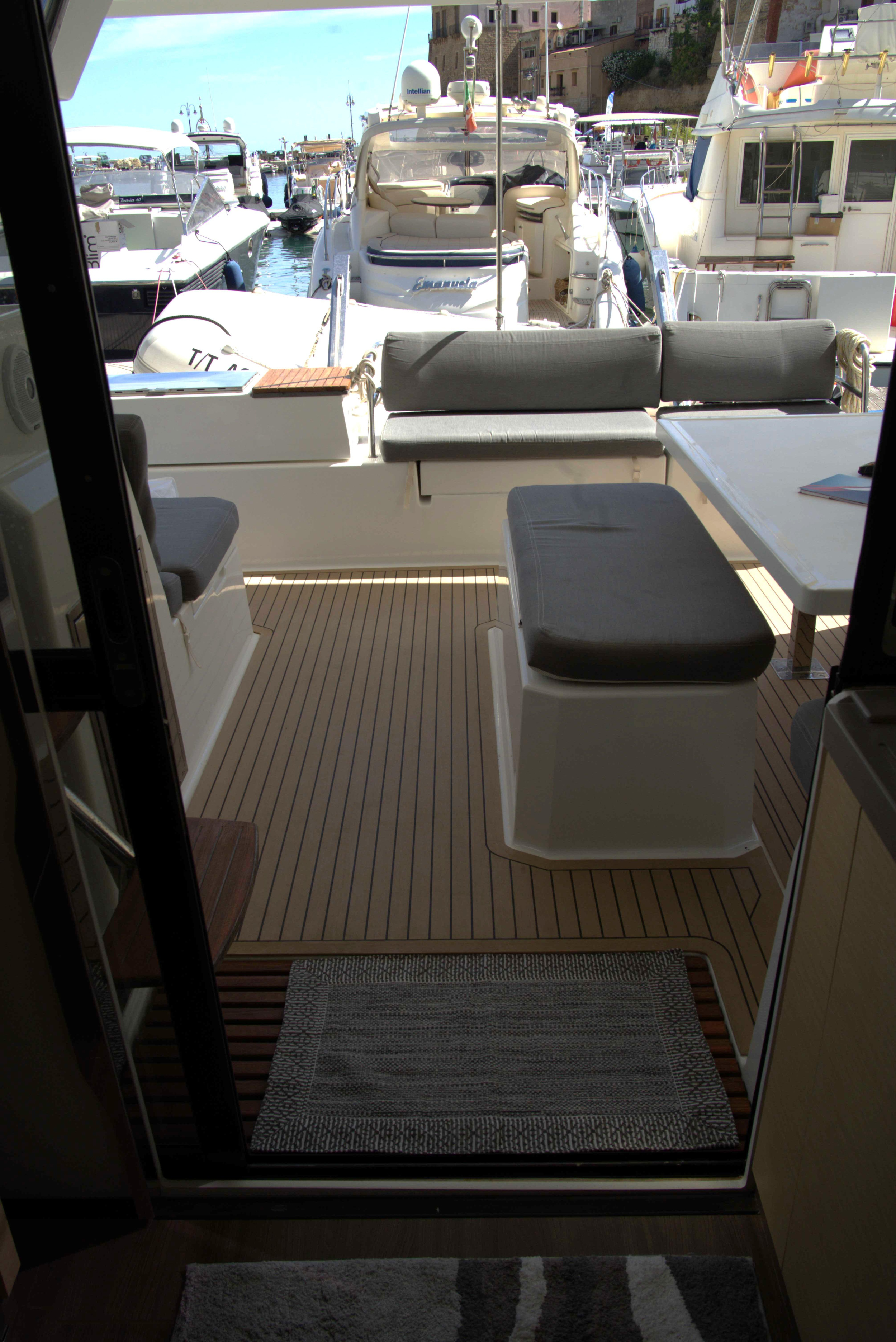Fountaine Pajot Astréa 42 (Wm-Ac in dinette-Gen-Sol.Pan) — photo 5