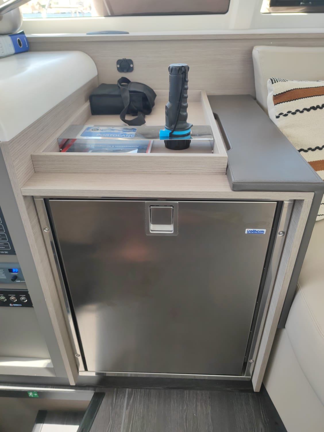 Fountaine Pajot Isla 40 (Wm-Ac in dinette-Gen-Sol.Pan) — photo 2