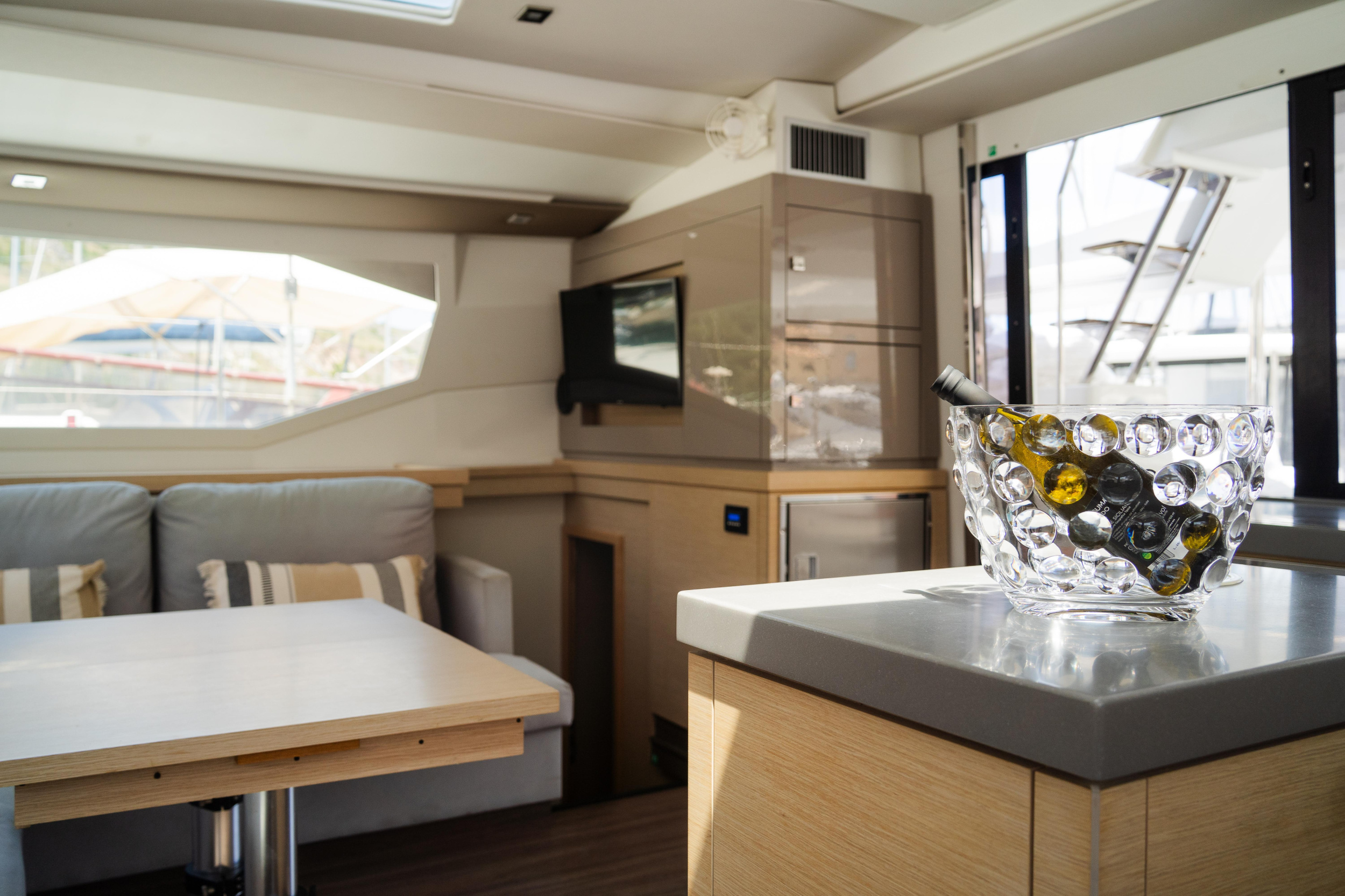 Fountaine Pajot Saona 47 (Wm-AC-Gen-Sol.Pan) — photo 9