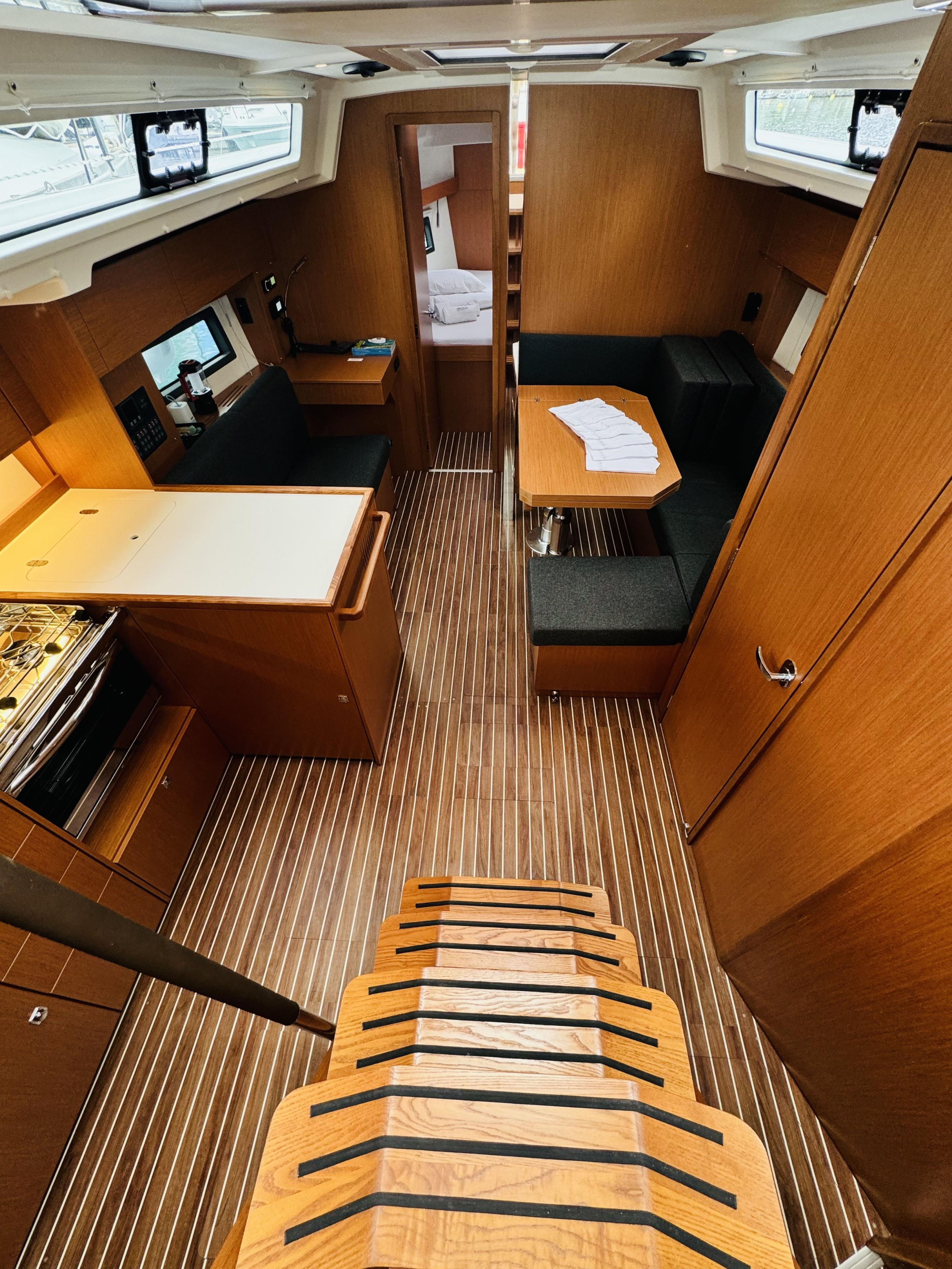 Bavaria C38 — photo 23