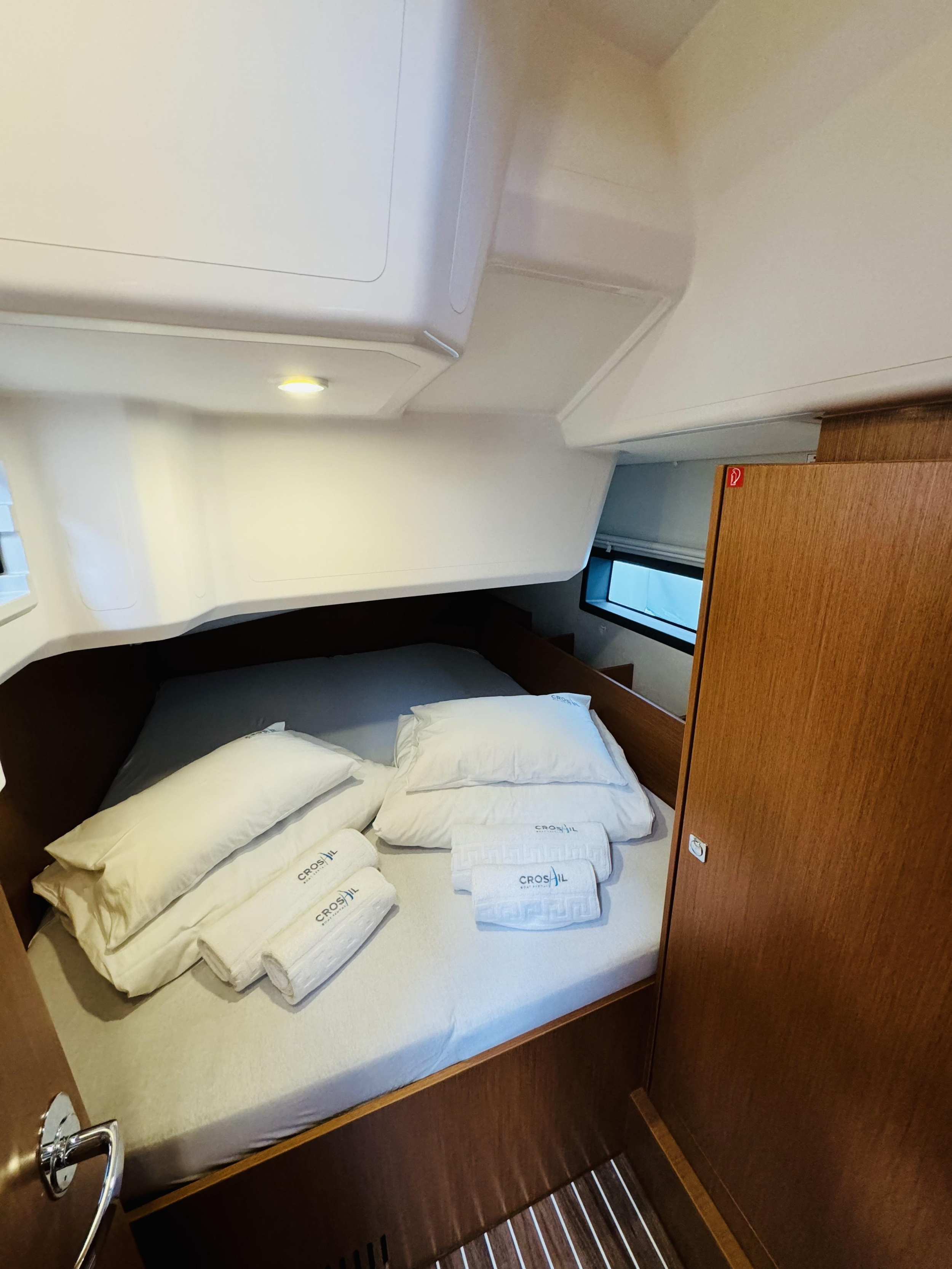 Bavaria C38 — photo 10